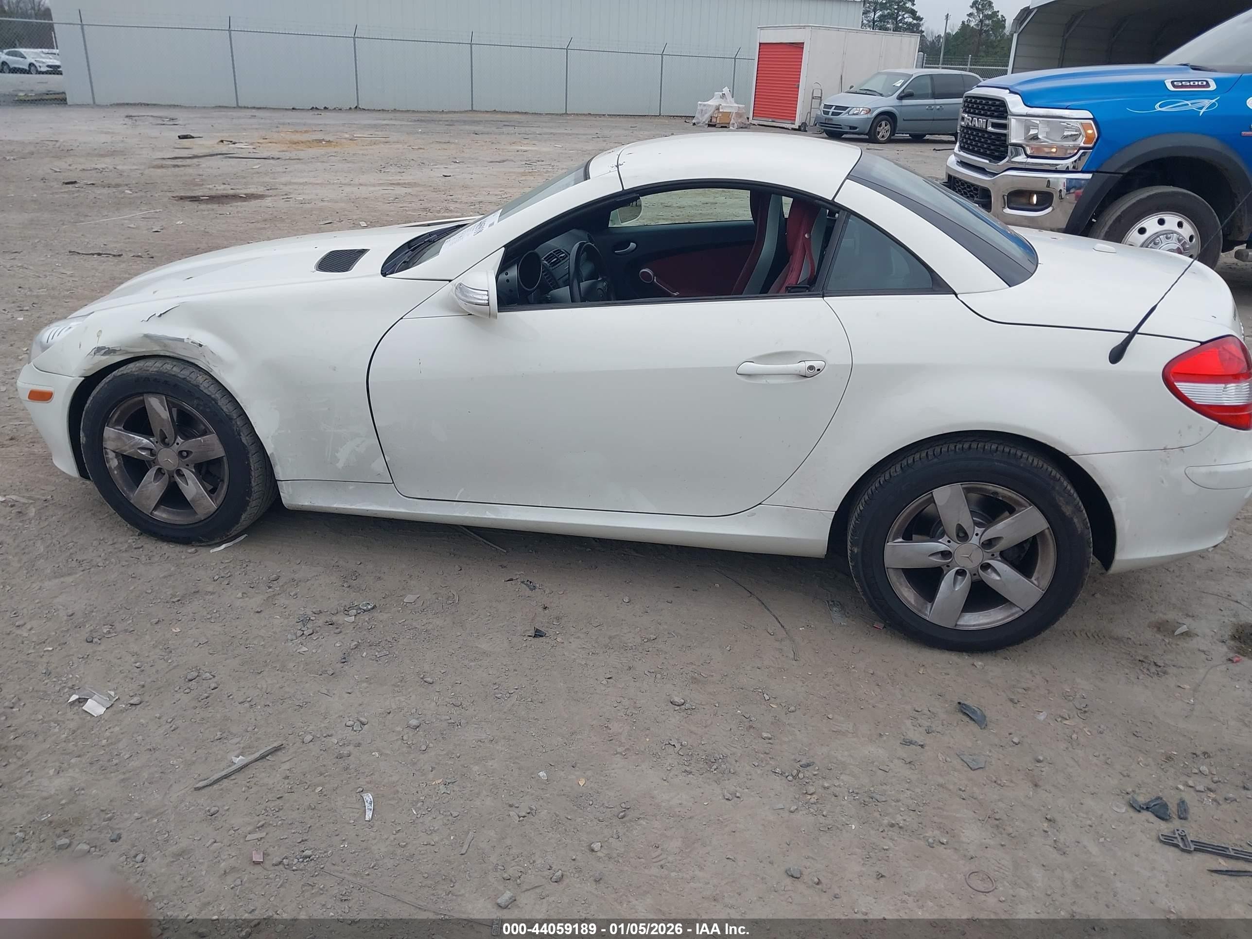 2008 Mercedes-benz Slk 280   White vin: WDBWK54FX8F184242