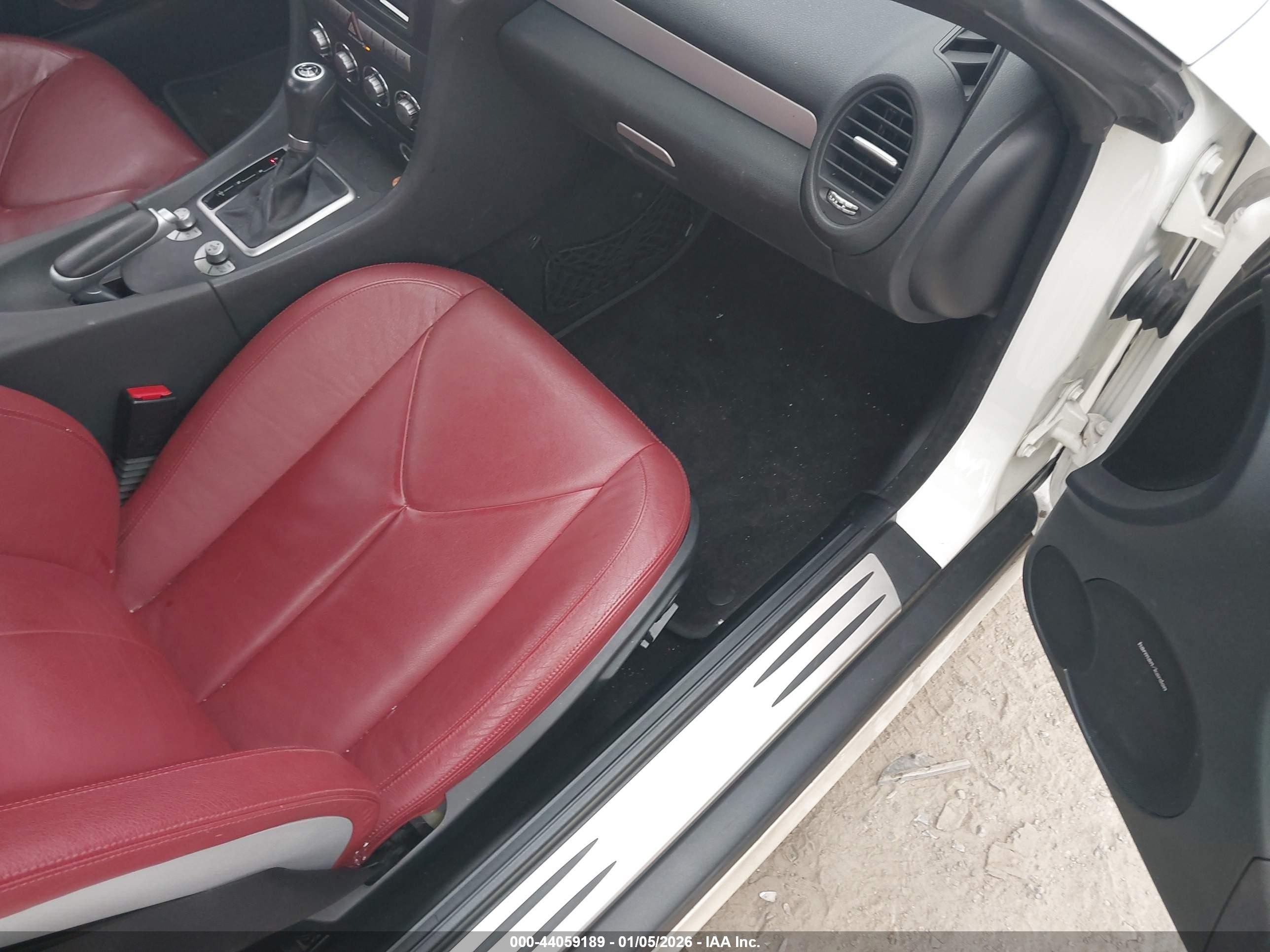 2008 Mercedes-benz Slk 280   White vin: WDBWK54FX8F184242