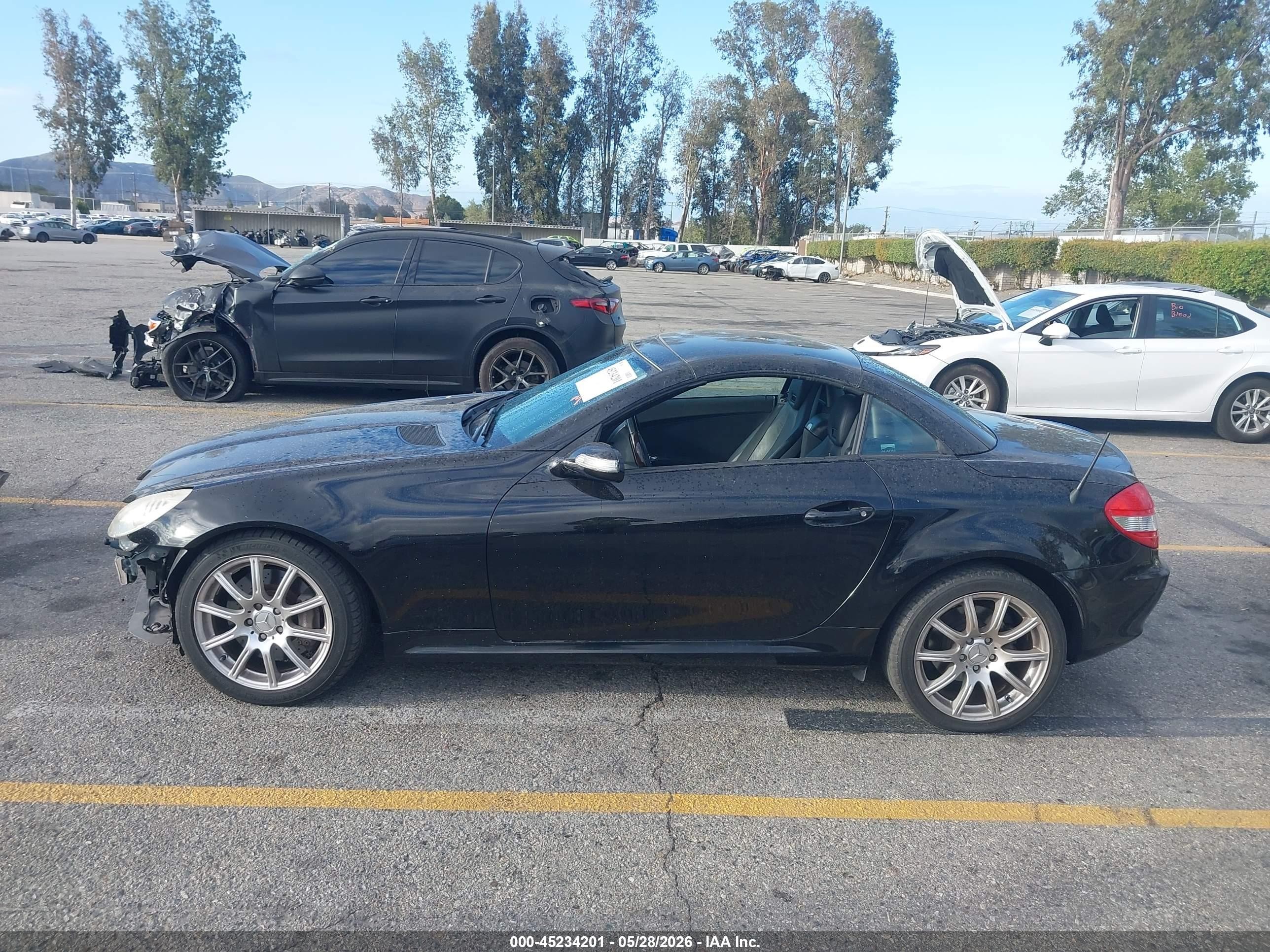 2005 Mercedes-benz Slk 350   Black vin: WDBWK56F05F044886