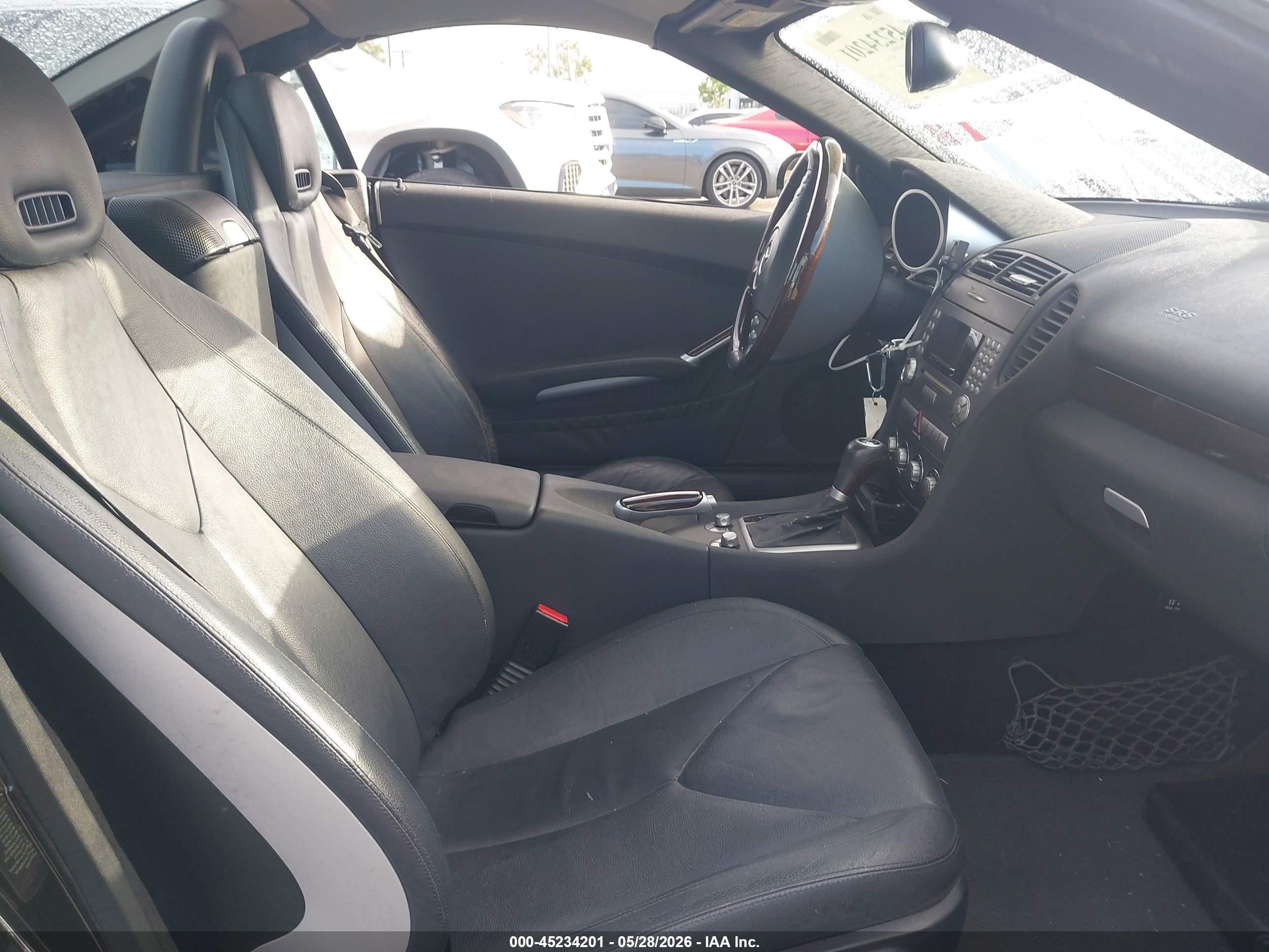 2005 Mercedes-benz Slk 350   Black vin: WDBWK56F05F044886