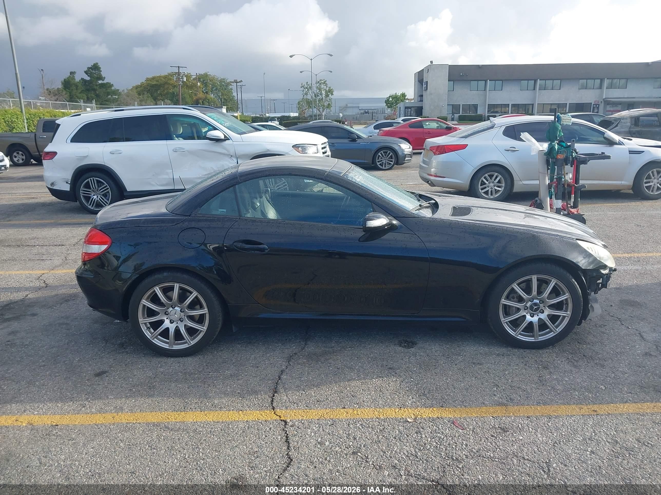 2005 Mercedes-benz Slk 350   Black vin: WDBWK56F05F044886