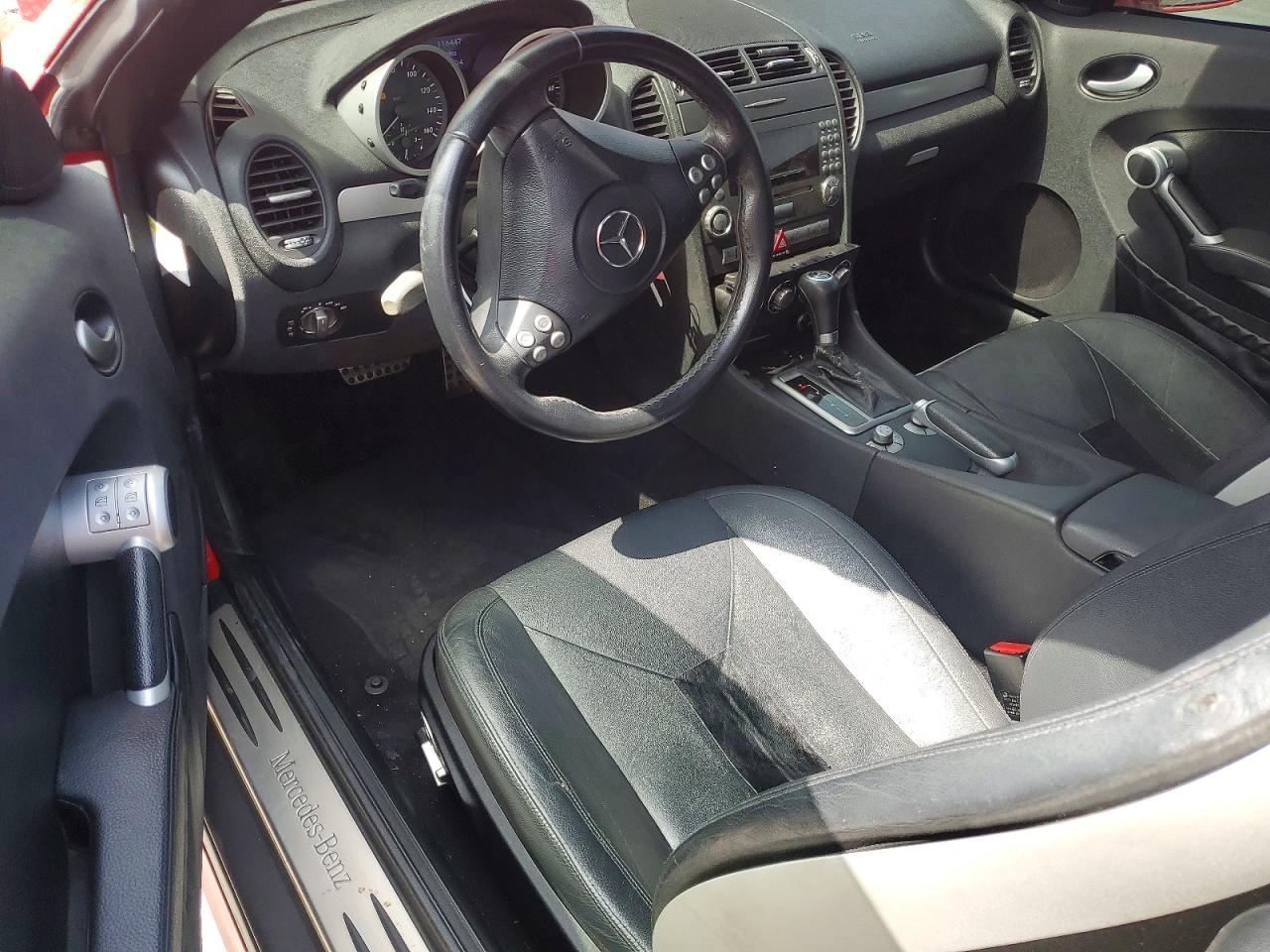 2006 Mercedes-benz Slk 350 Red vin: WDBWK56F06F098366