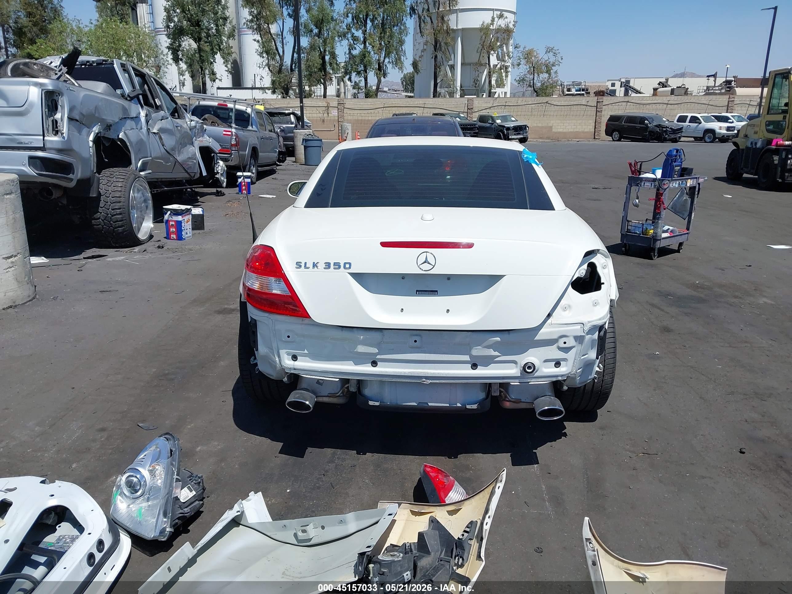 2007 Mercedes-benz Slk 350   White vin: WDBWK56F07F160687
