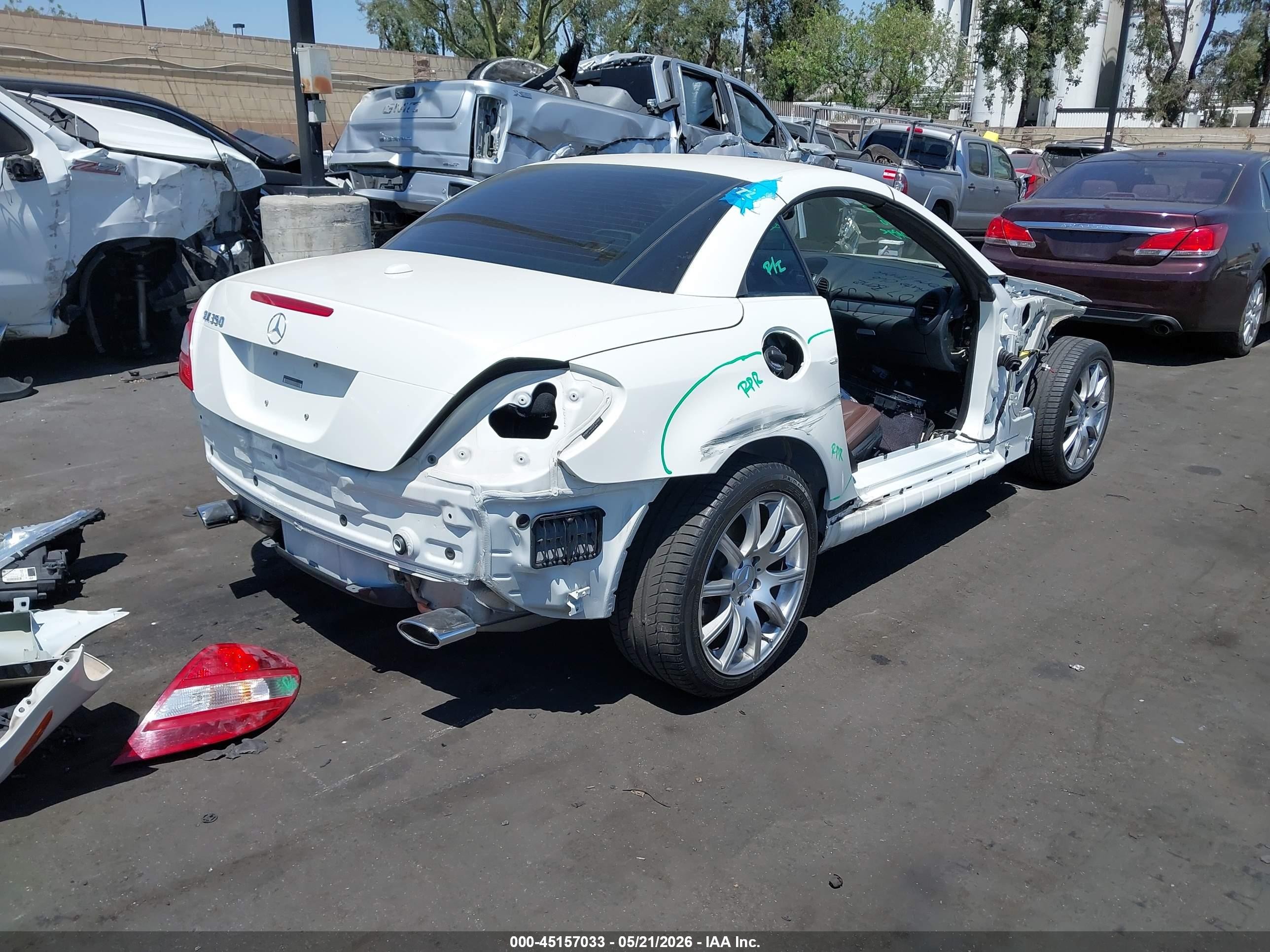 2007 Mercedes-benz Slk 350   White vin: WDBWK56F07F160687
