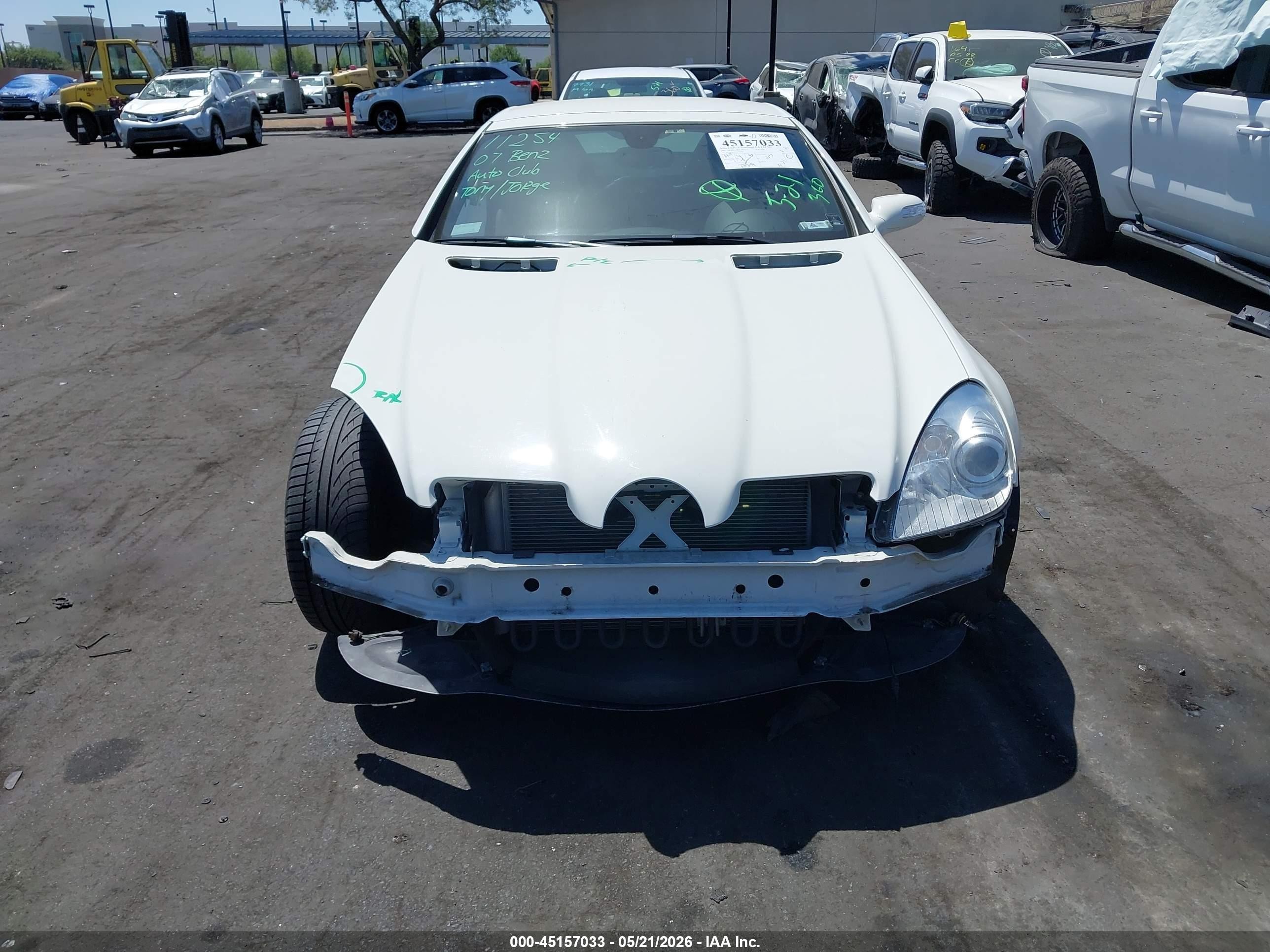 2007 Mercedes-benz Slk 350   White vin: WDBWK56F07F160687