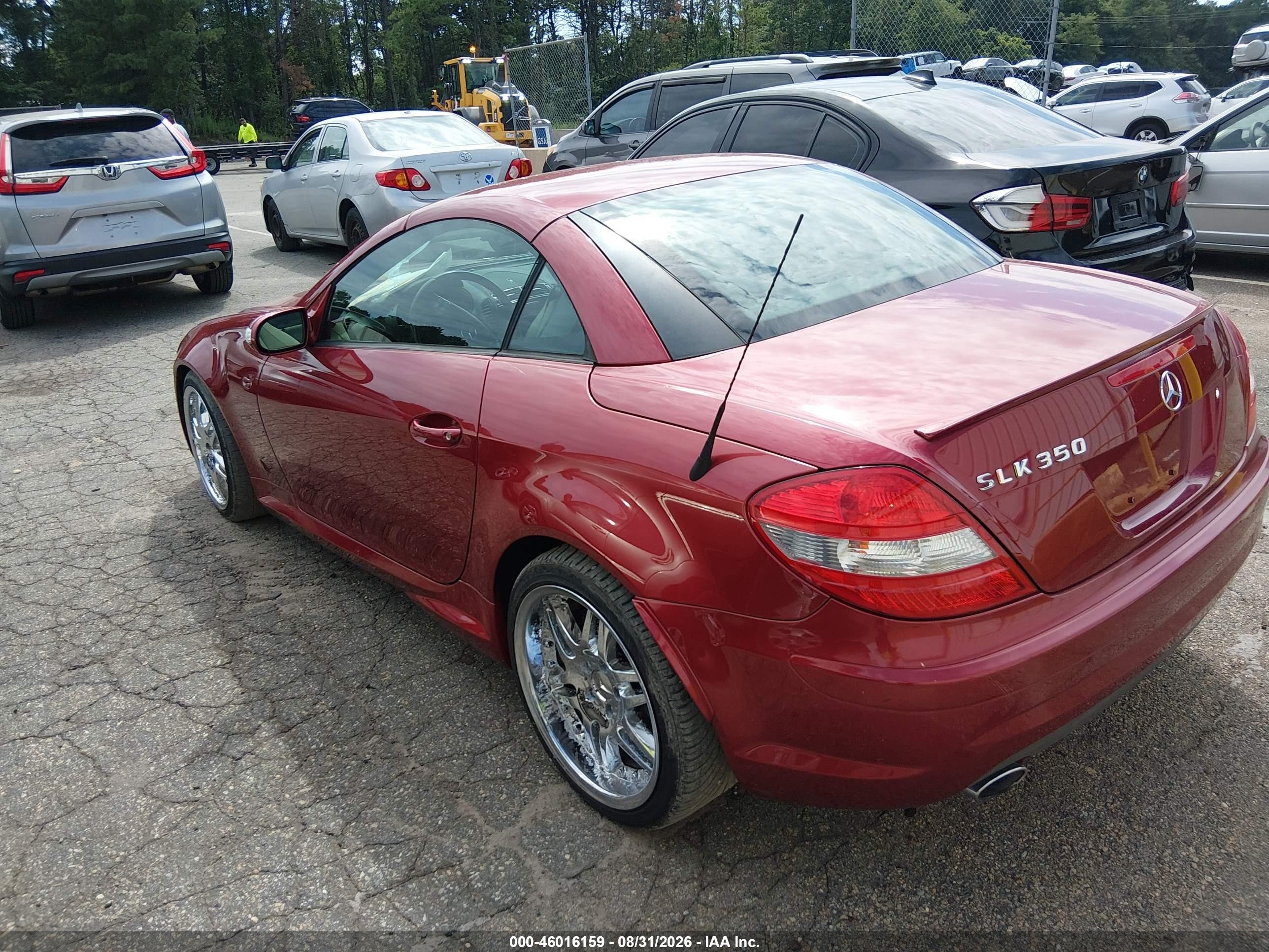 2005 Mercedes-benz Slk 350   Red vin: WDBWK56F25F053055