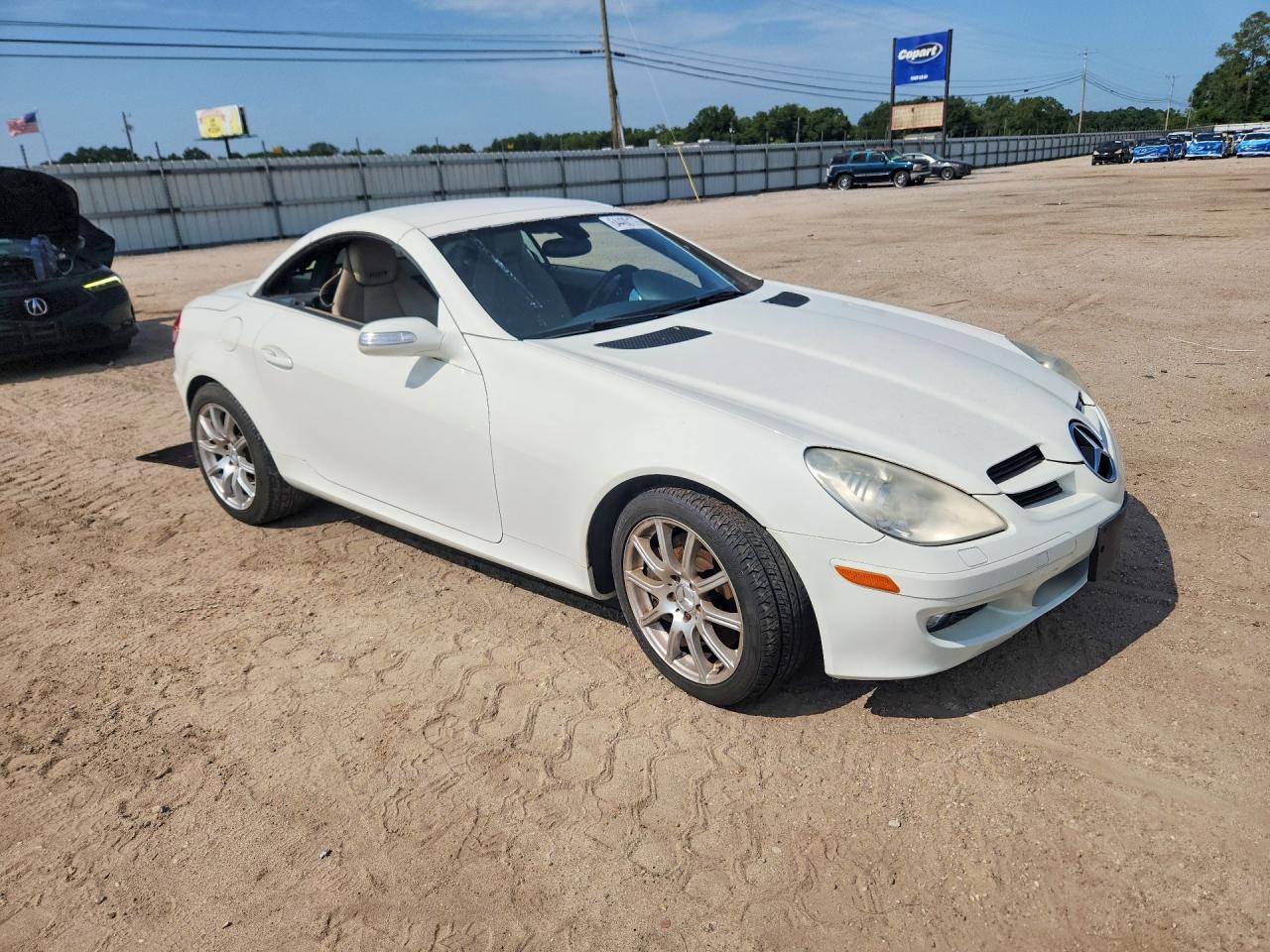 2007 Mercedes-benz Slk 350 White vin: WDBWK56F27F154325
