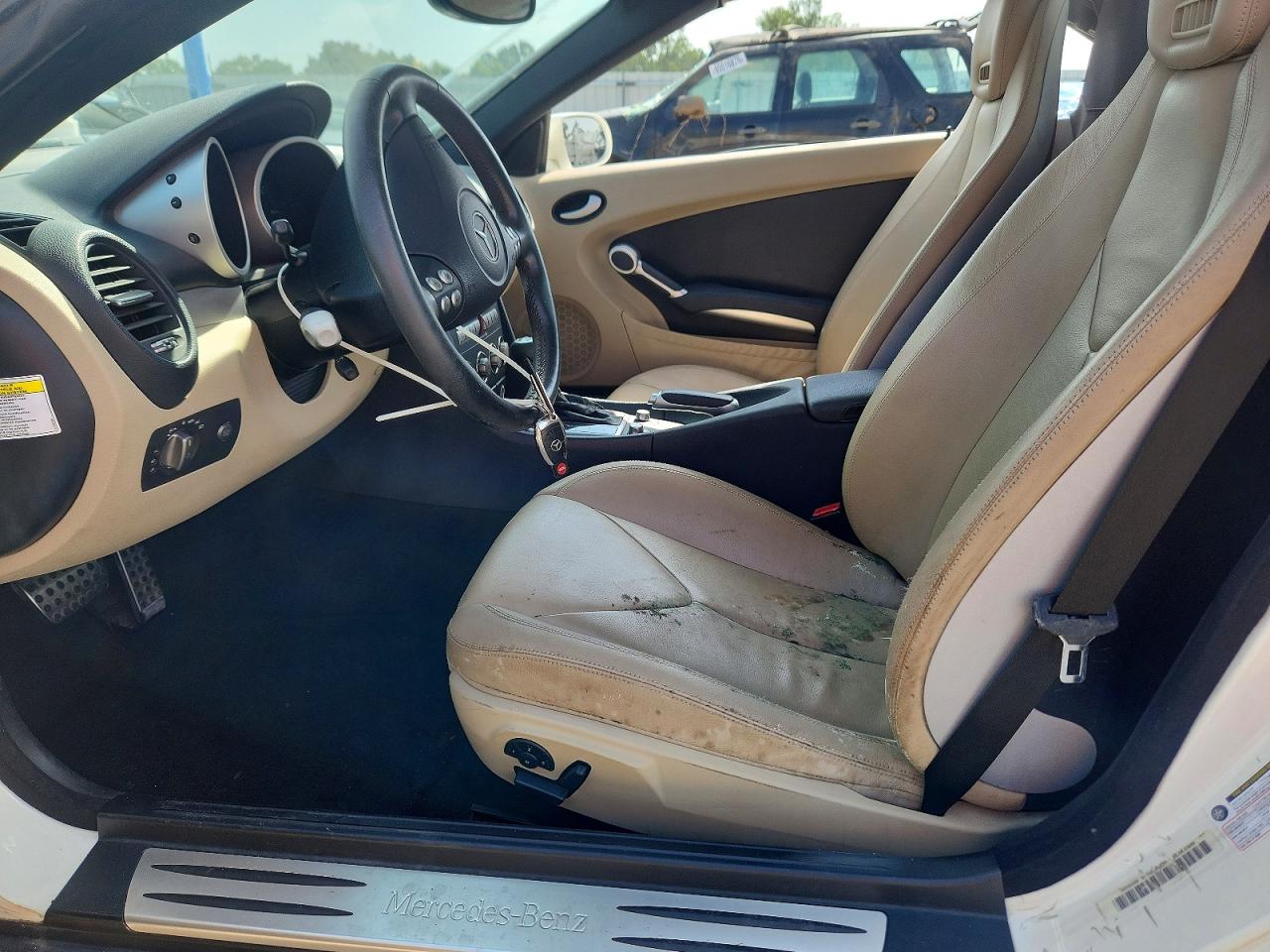 2007 Mercedes-benz Slk 350 White vin: WDBWK56F27F154325