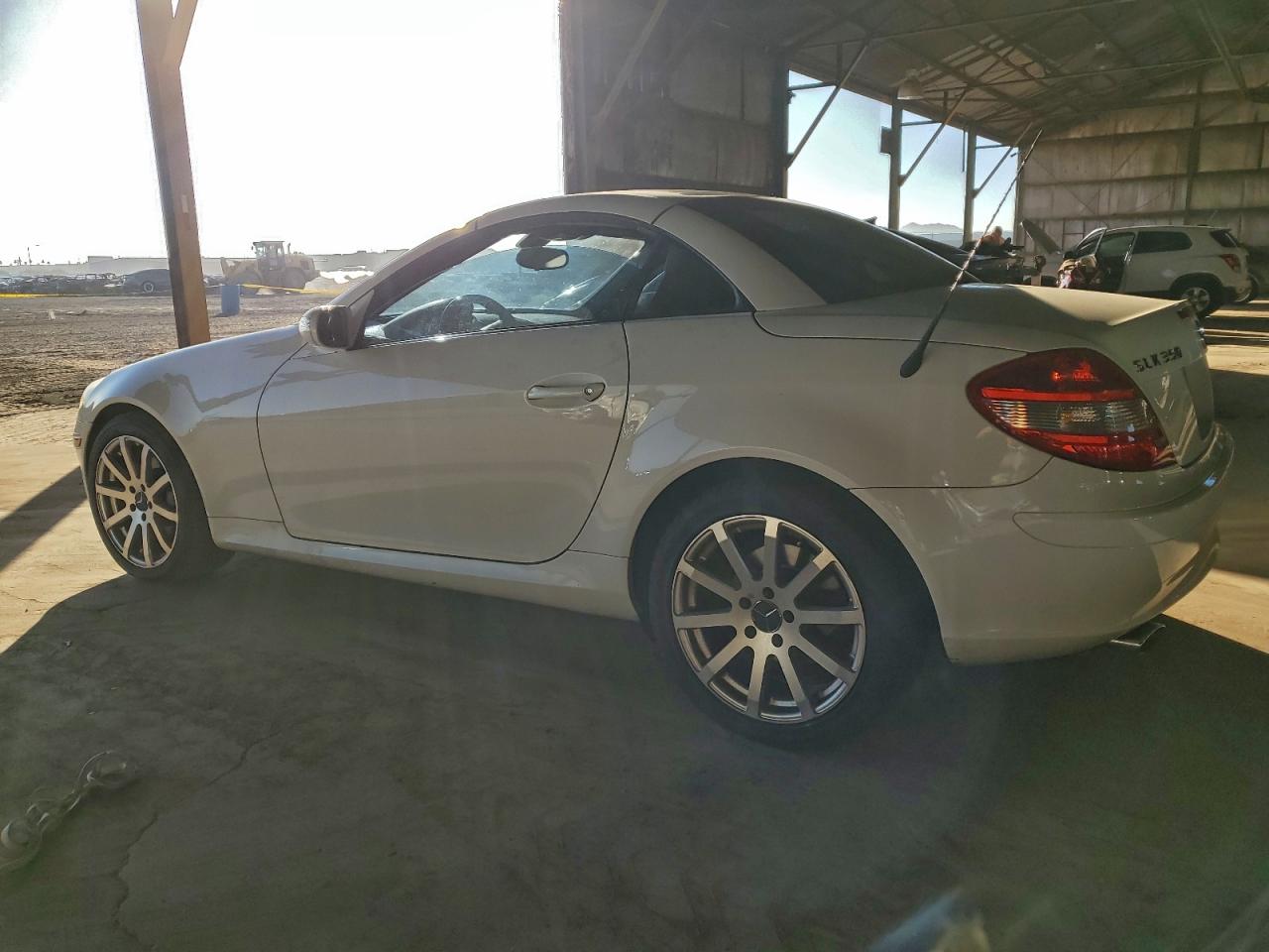 2007 Mercedes-benz Slk 350 White vin: WDBWK56F27F161596