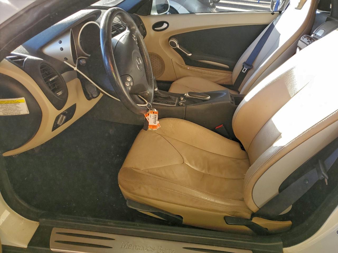 2007 Mercedes-benz Slk 350 White vin: WDBWK56F27F161596