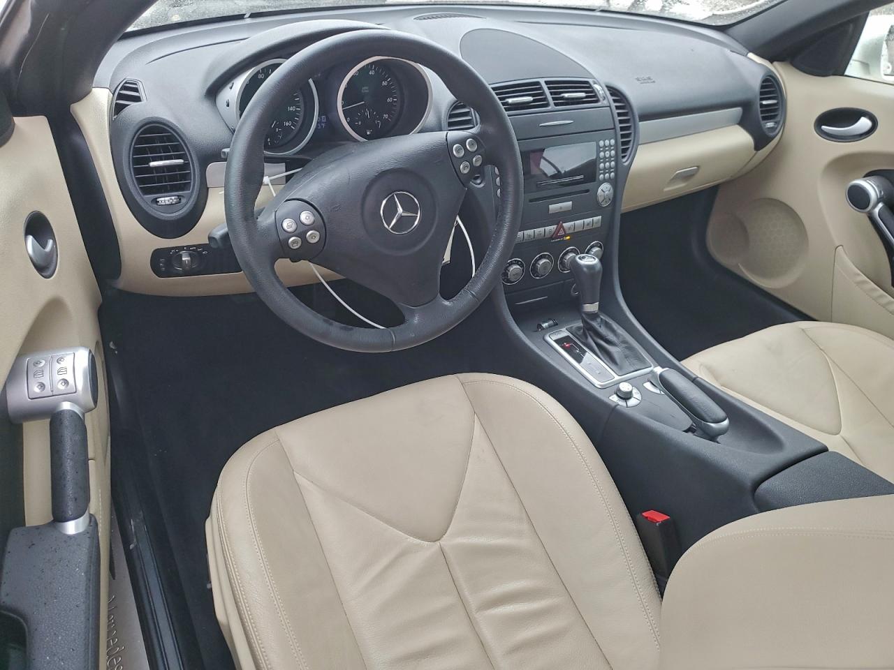 2007 Mercedes-benz Slk 350 White vin: WDBWK56F27F167947