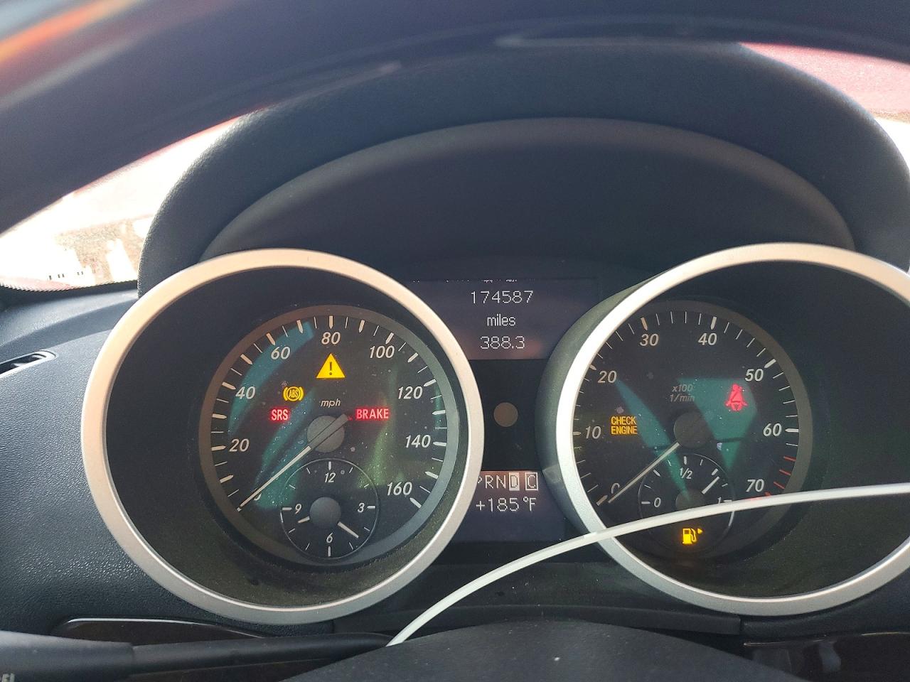 2006 Mercedes-benz 350 Red vin: WDBWK56F36F093355