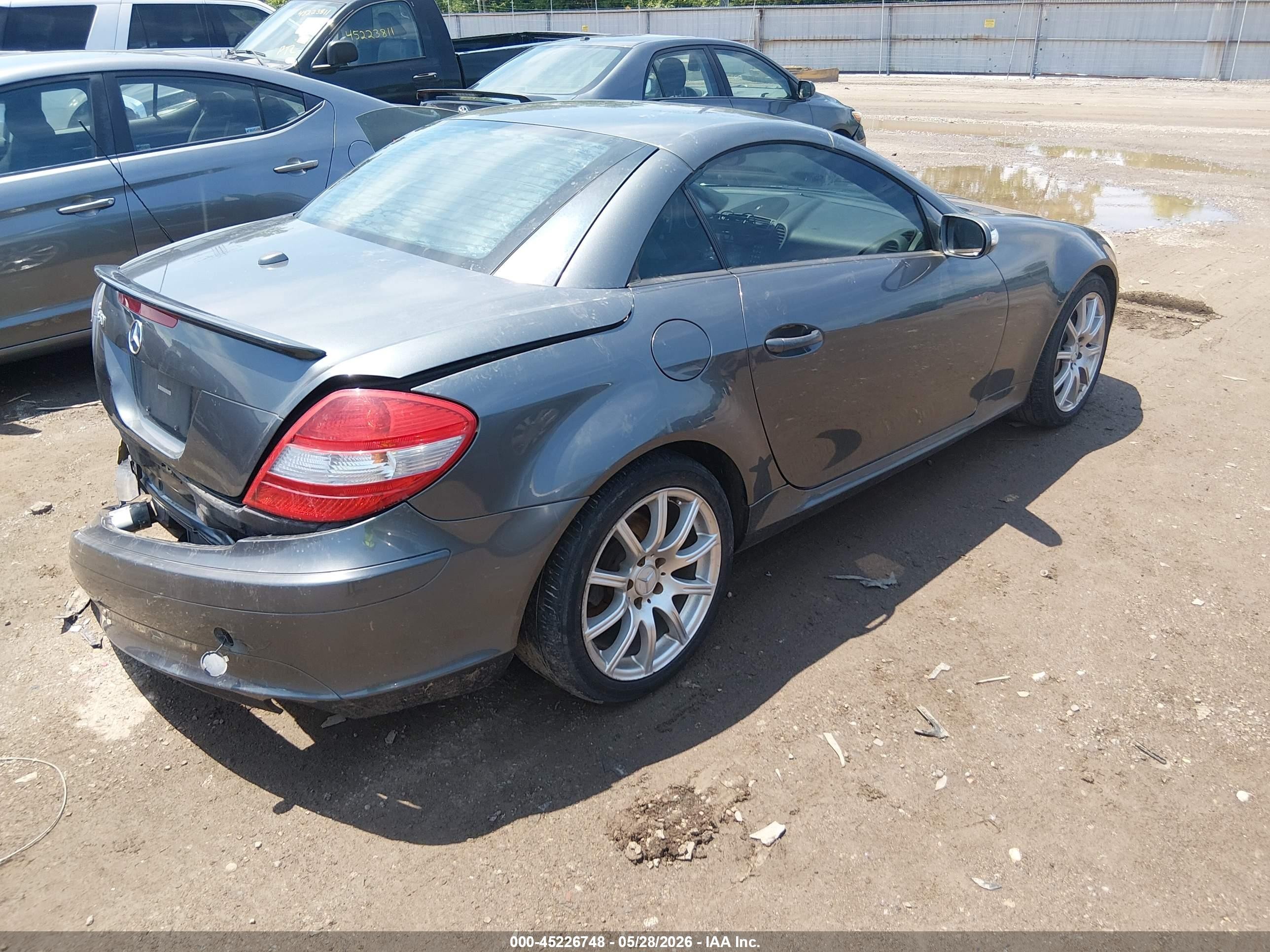 2006 Mercedes-benz Slk 350   Gray vin: WDBWK56F36F124992