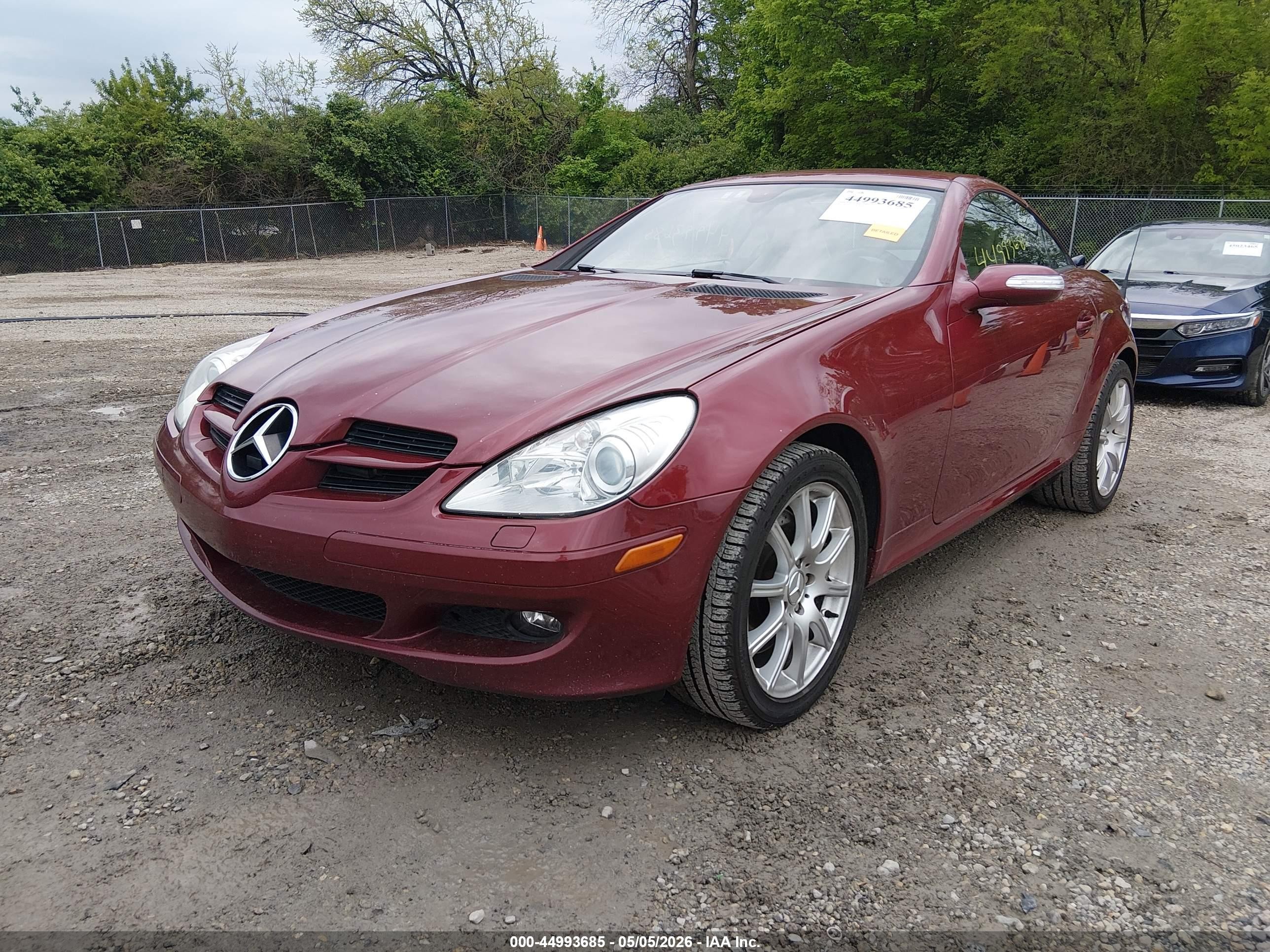 2007 Mercedes-benz Slk 350   Red vin: WDBWK56F37F151904