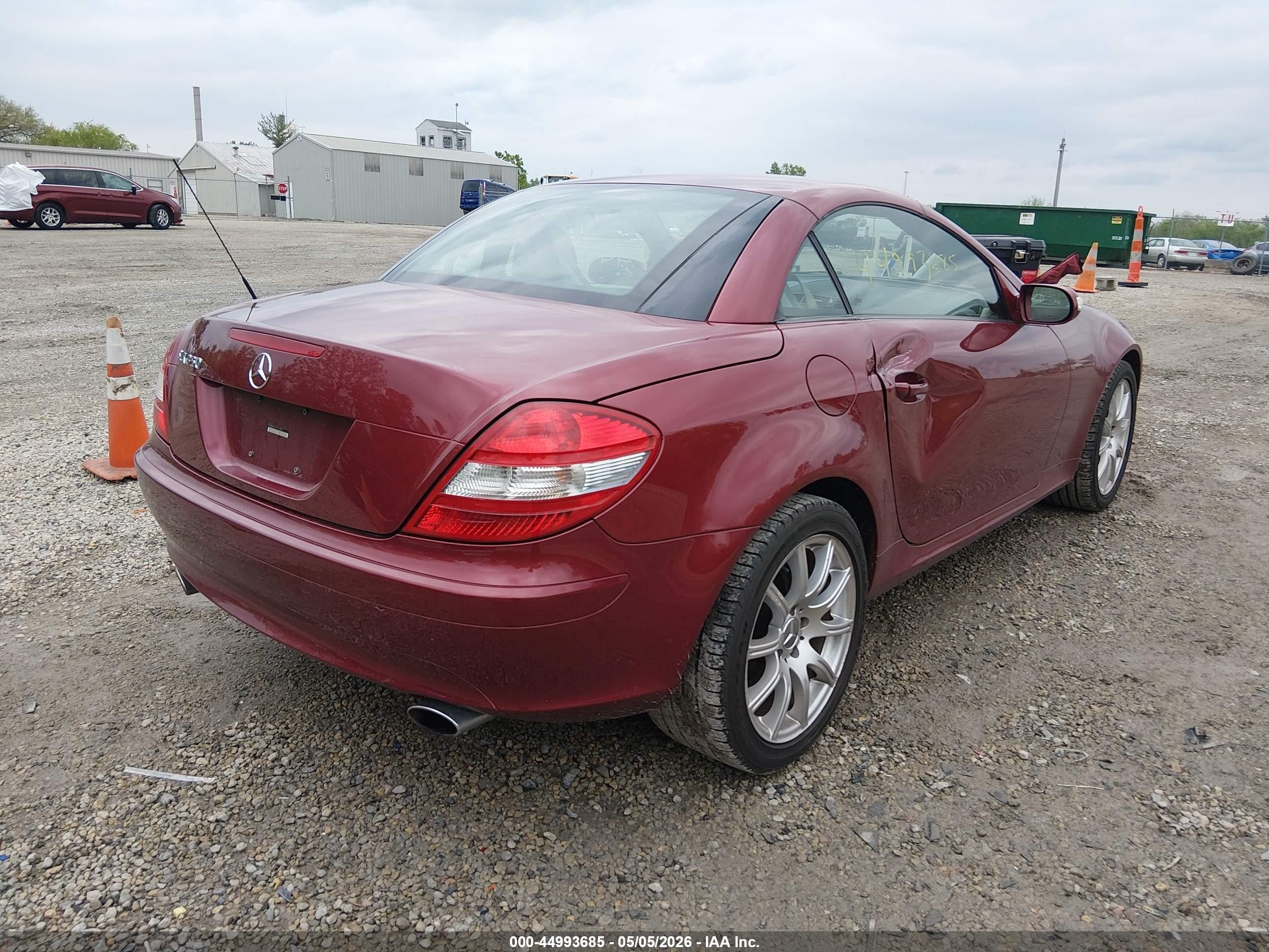 2007 Mercedes-benz Slk 350   Red vin: WDBWK56F37F151904
