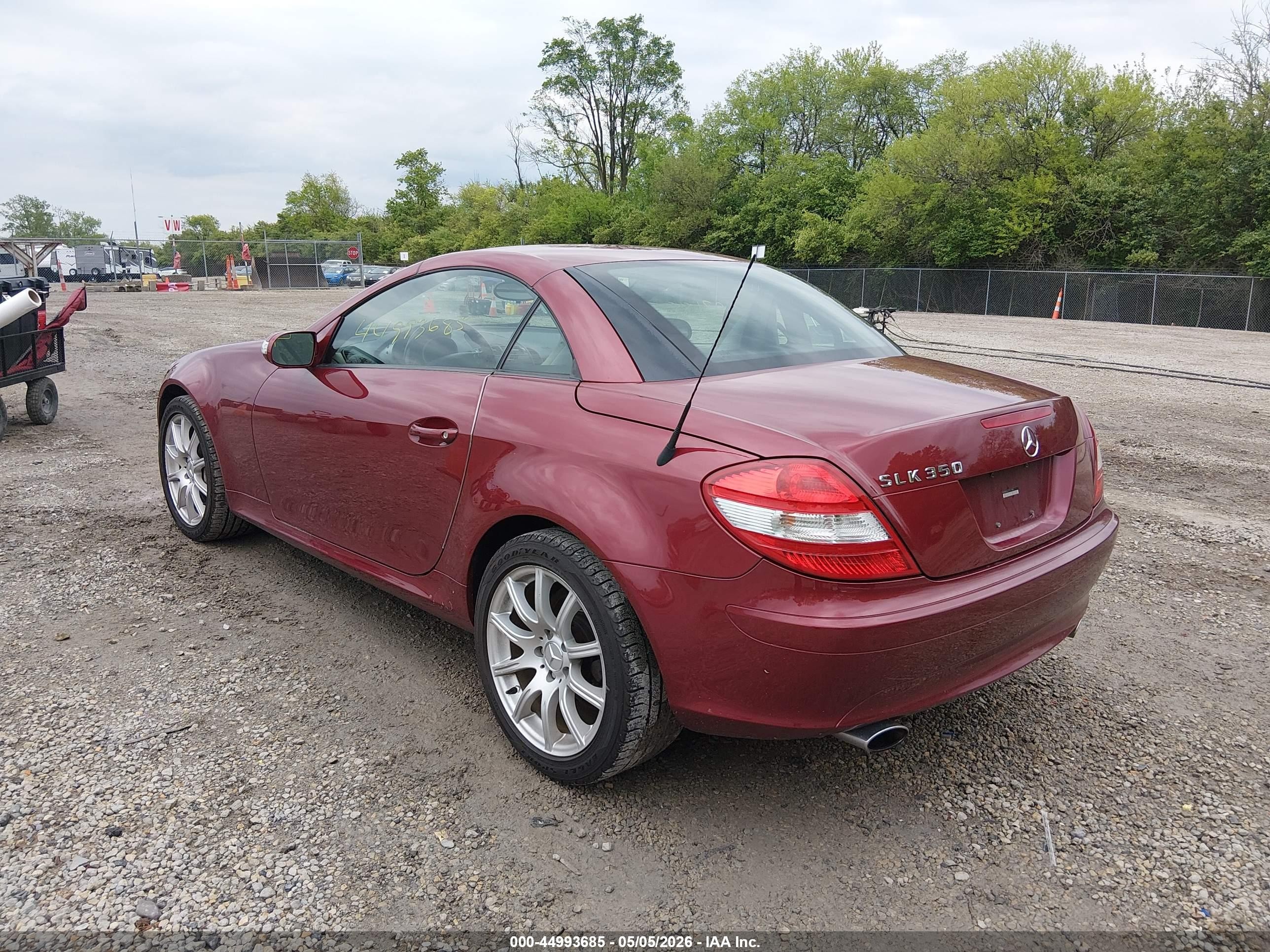 2007 Mercedes-benz Slk 350   Red vin: WDBWK56F37F151904