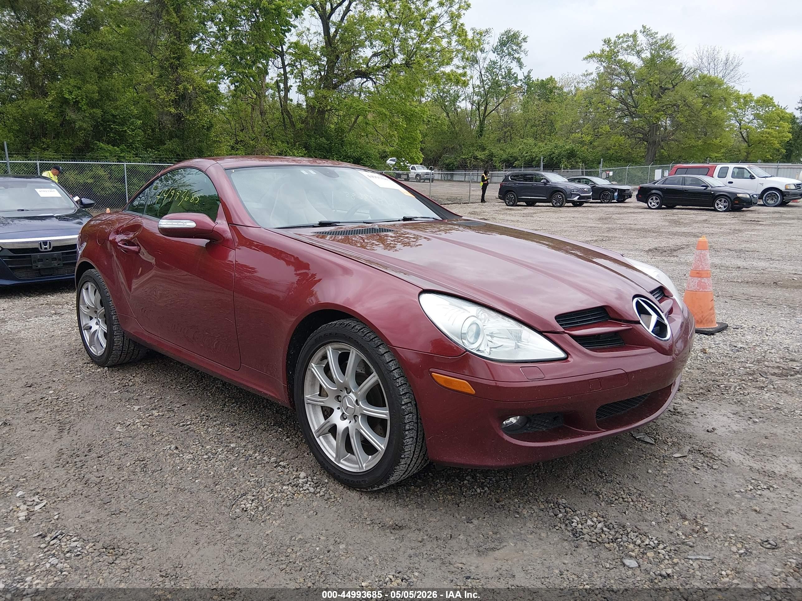 2007 Mercedes-benz Slk 350   Red vin: WDBWK56F37F151904