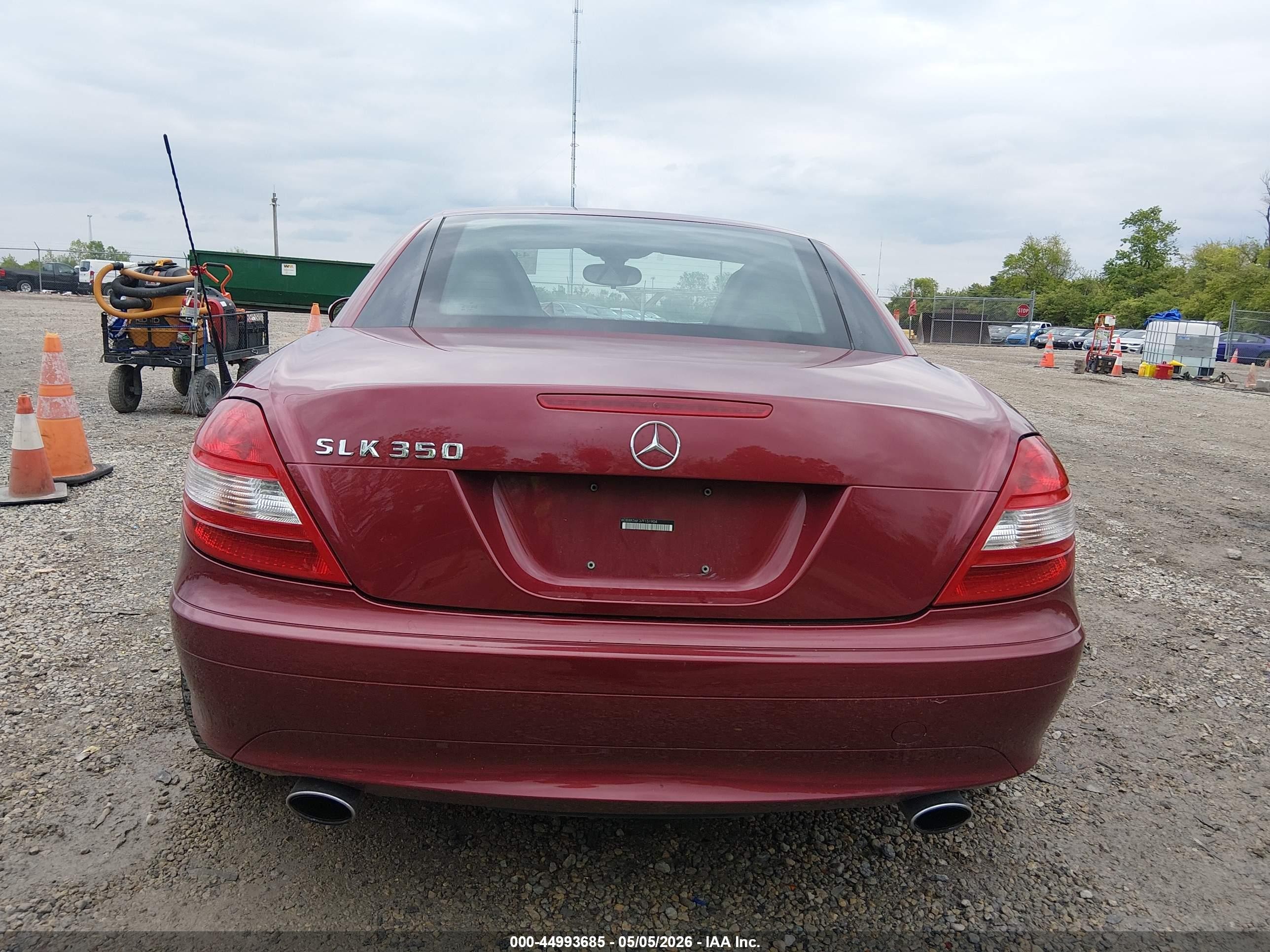 2007 Mercedes-benz Slk 350   Red vin: WDBWK56F37F151904