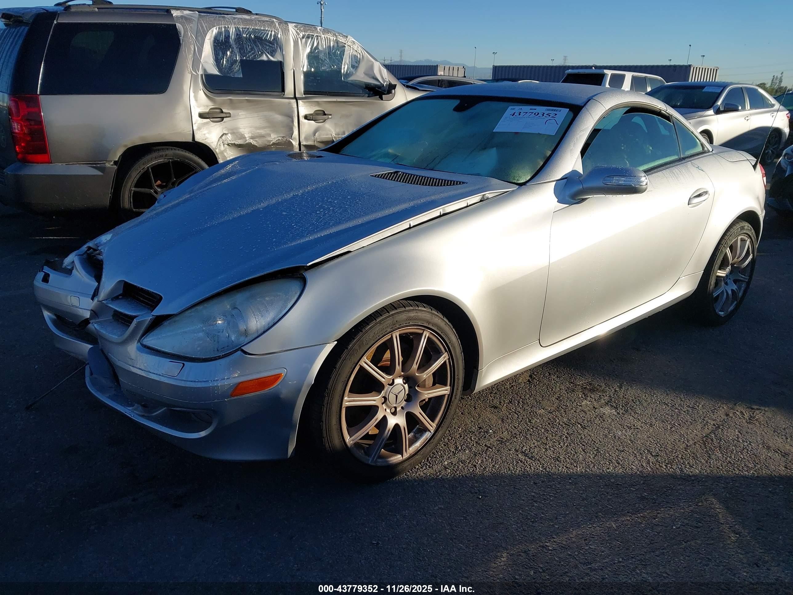 2007 Mercedes-benz Slk 350   Silver vin: WDBWK56F37F154687