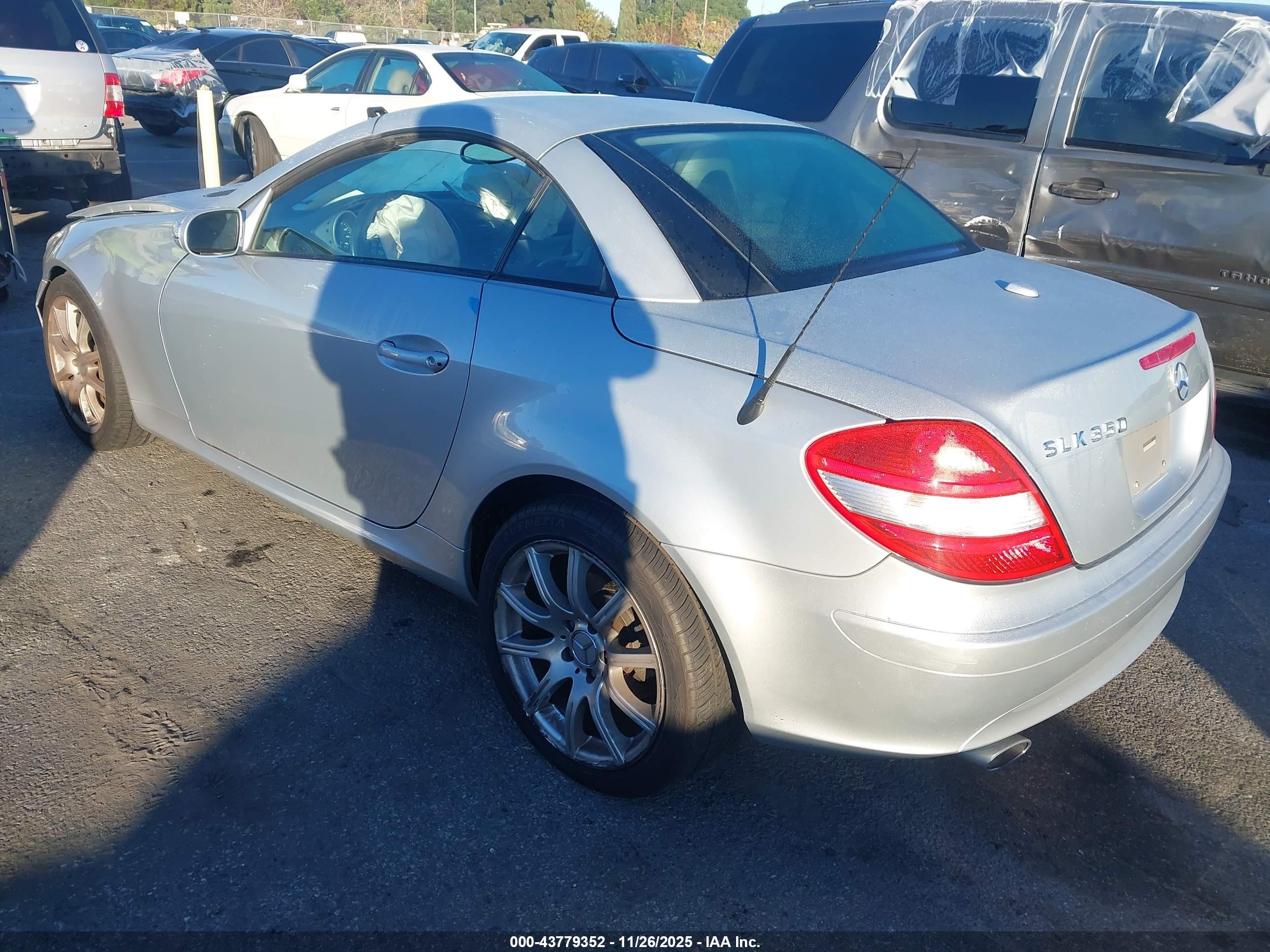 2007 Mercedes-benz Slk 350   Silver vin: WDBWK56F37F154687