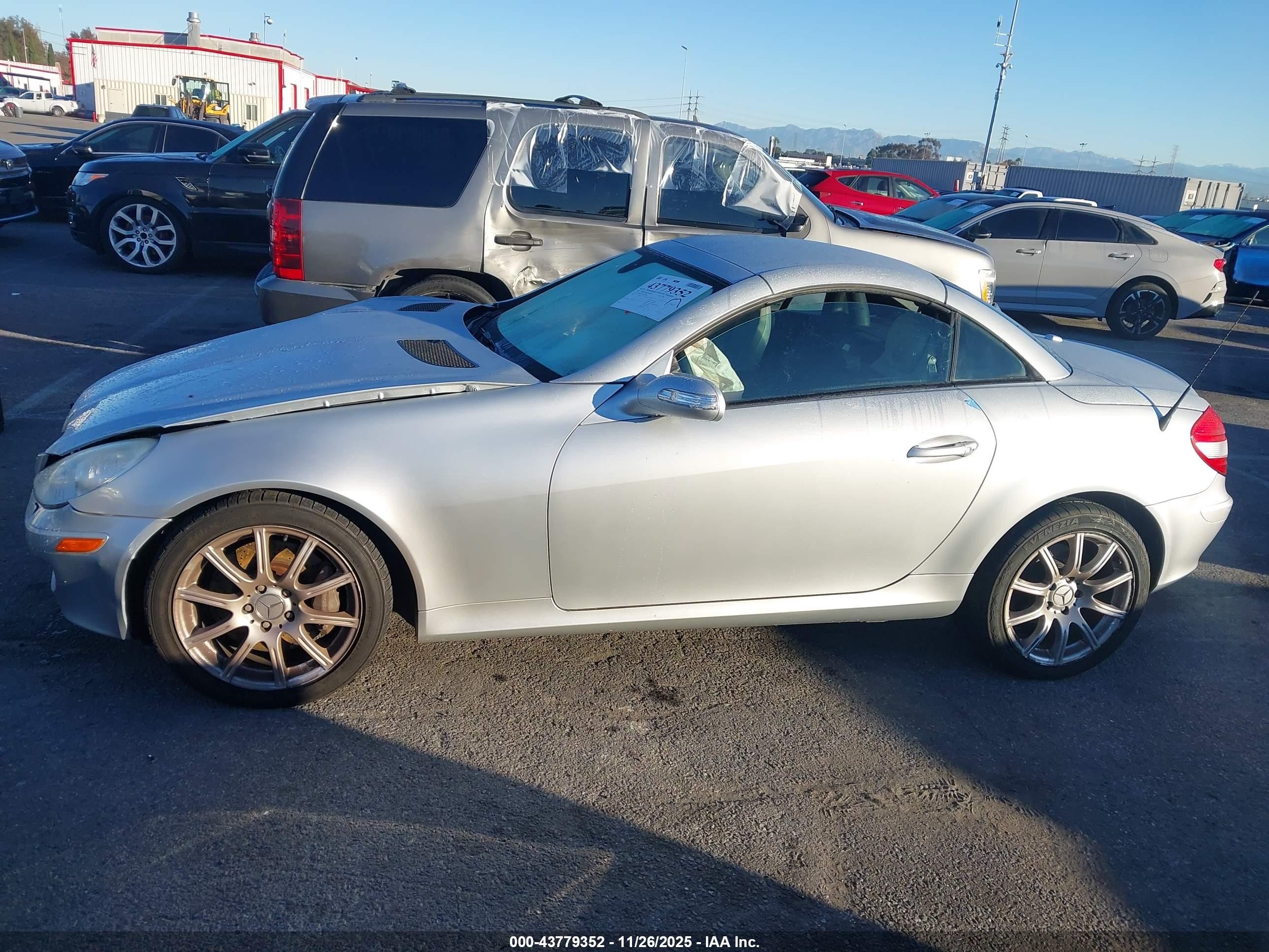 2007 Mercedes-benz Slk 350   Silver vin: WDBWK56F37F154687