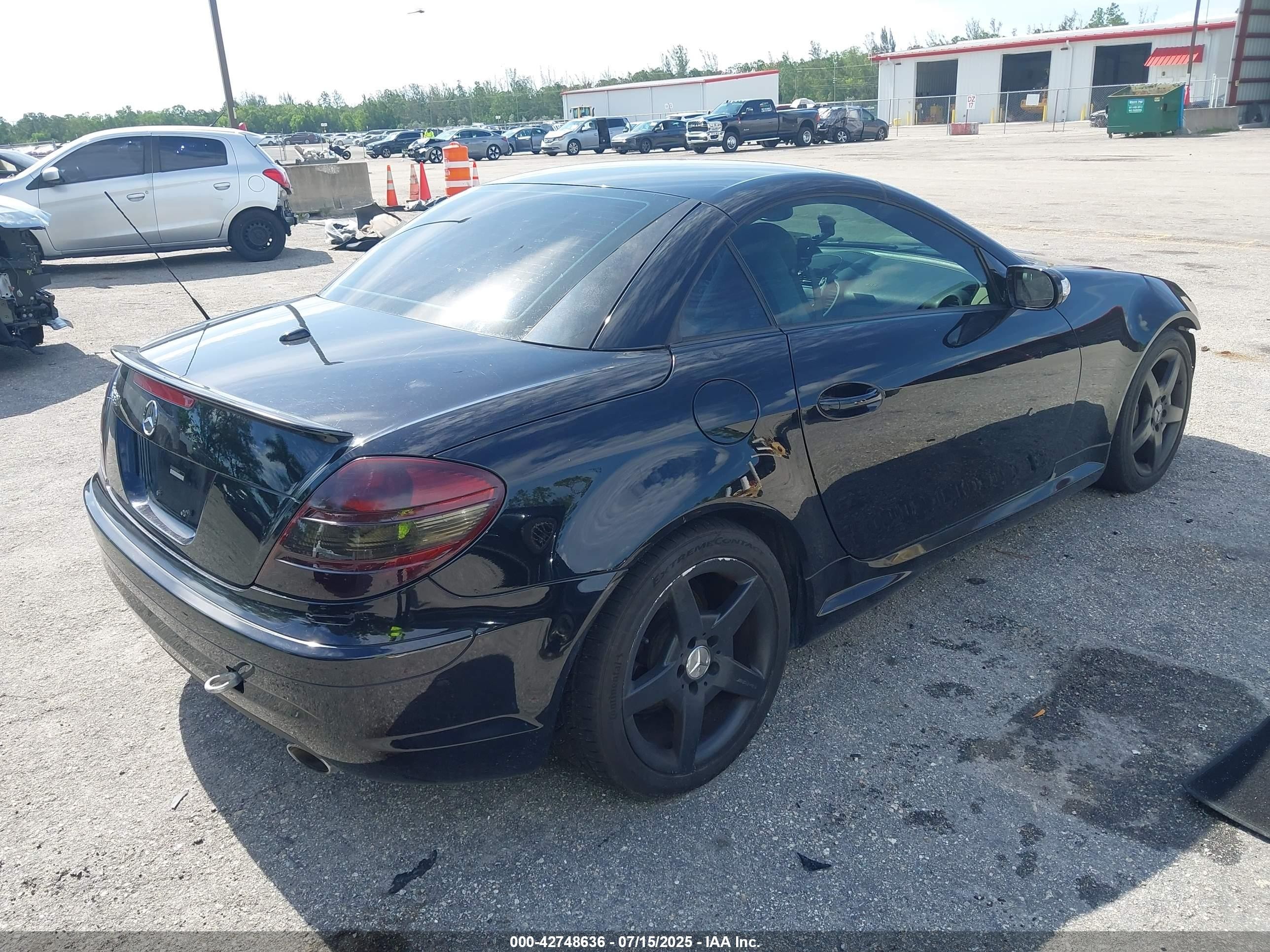2008 Mercedes-benz Slk 350   Black vin: WDBWK56F38F186671