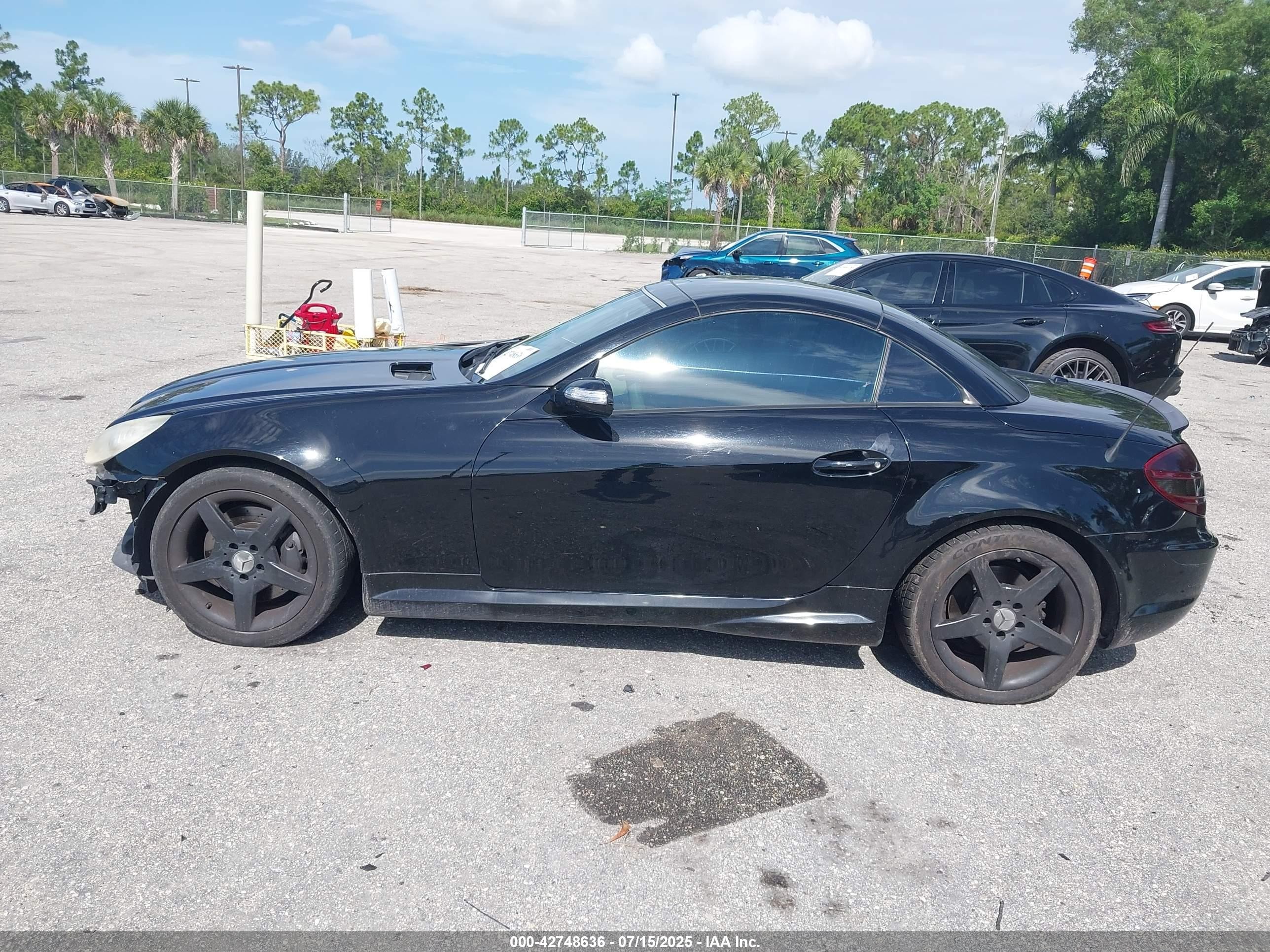 2008 Mercedes-benz Slk 350   Black vin: WDBWK56F38F186671