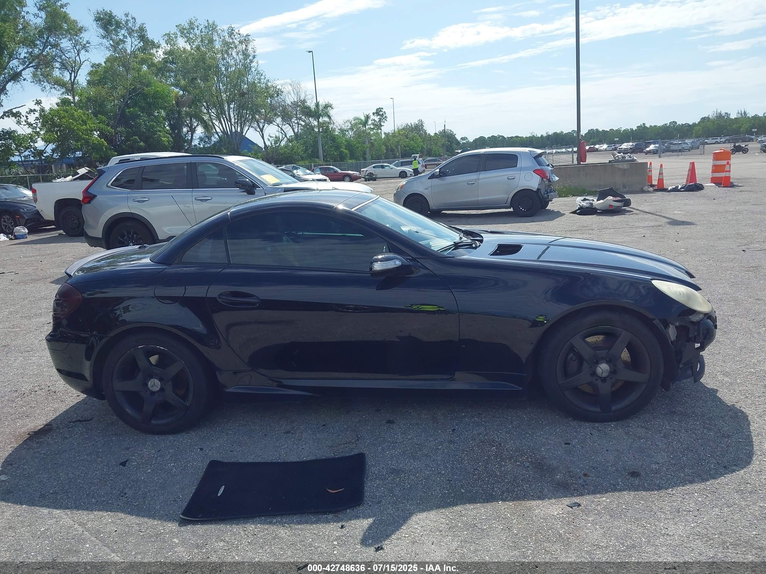 2008 Mercedes-benz Slk 350   Black vin: WDBWK56F38F186671