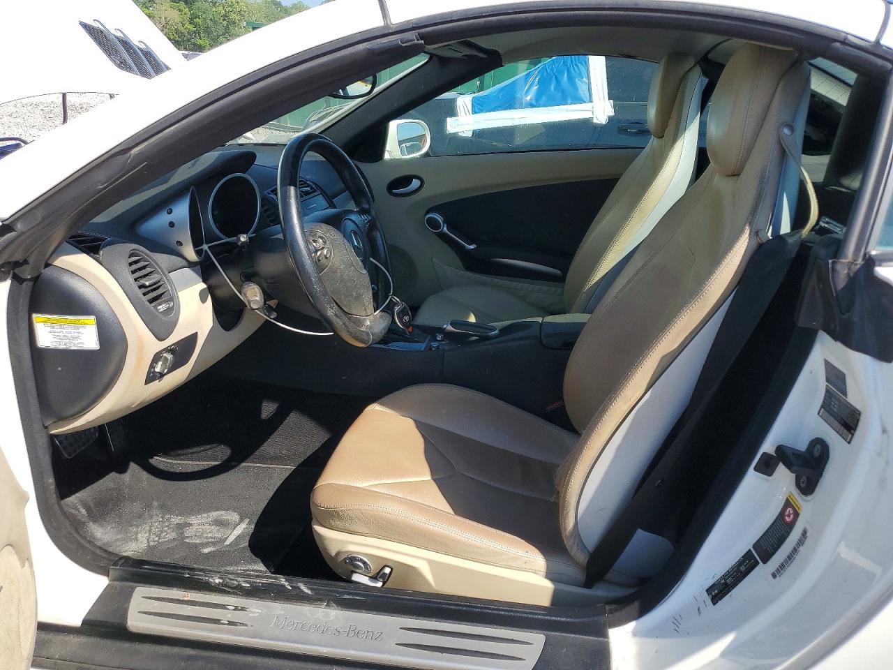 2005 Mercedes-benz Slk 350 White vin: WDBWK56F55F037304