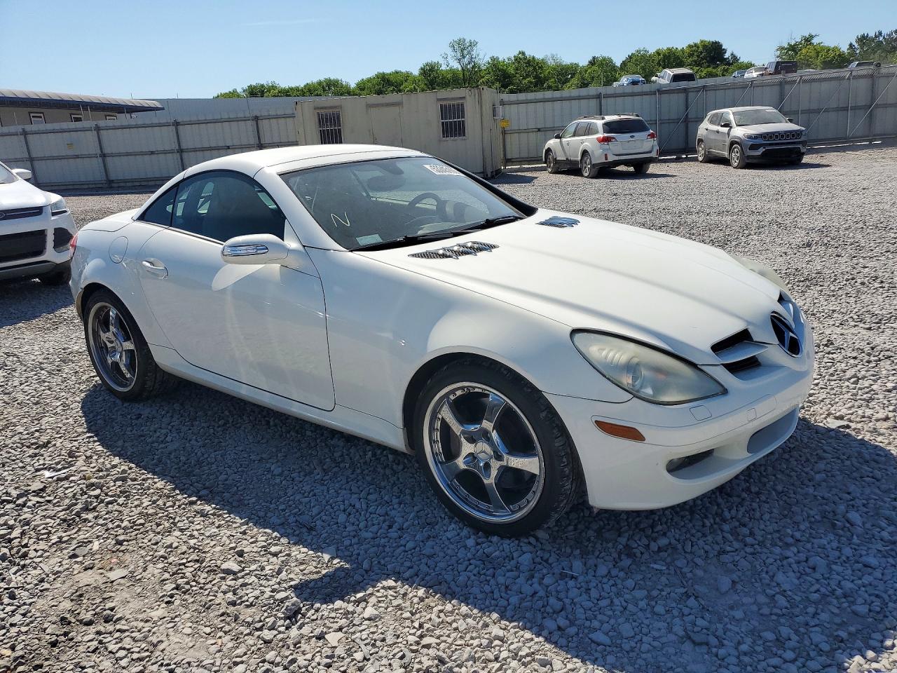 2005 Mercedes-benz Slk 350 White vin: WDBWK56F55F037304