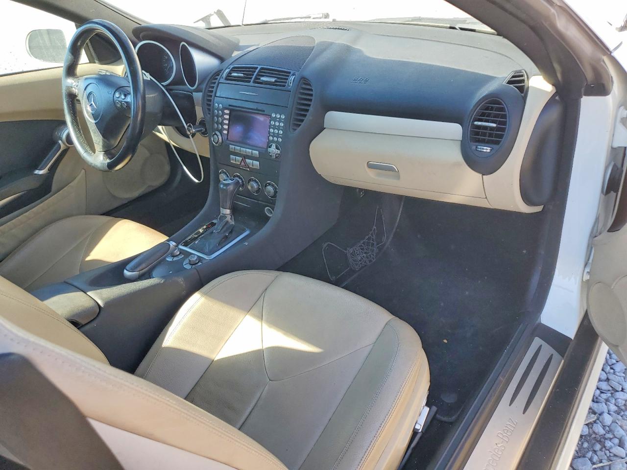 2005 Mercedes-benz Slk 350 White vin: WDBWK56F55F037304