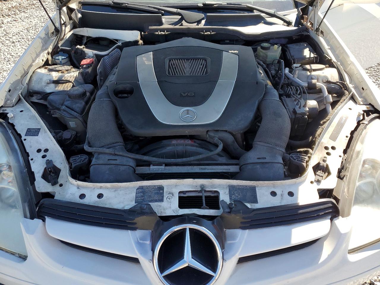 2005 Mercedes-benz Slk 350 White vin: WDBWK56F55F037304