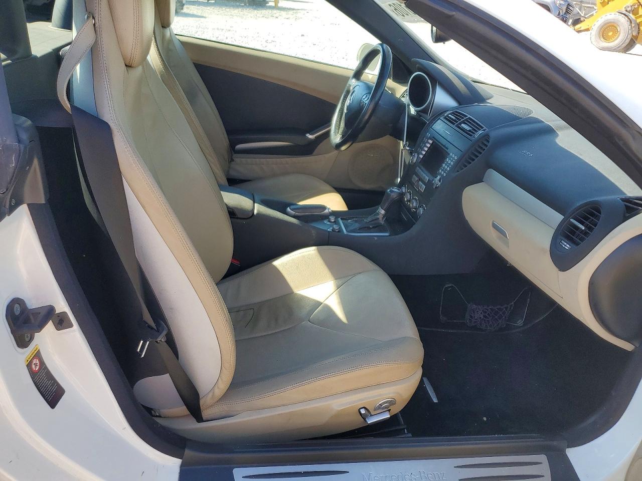 2005 Mercedes-benz Slk 350 White vin: WDBWK56F55F037304