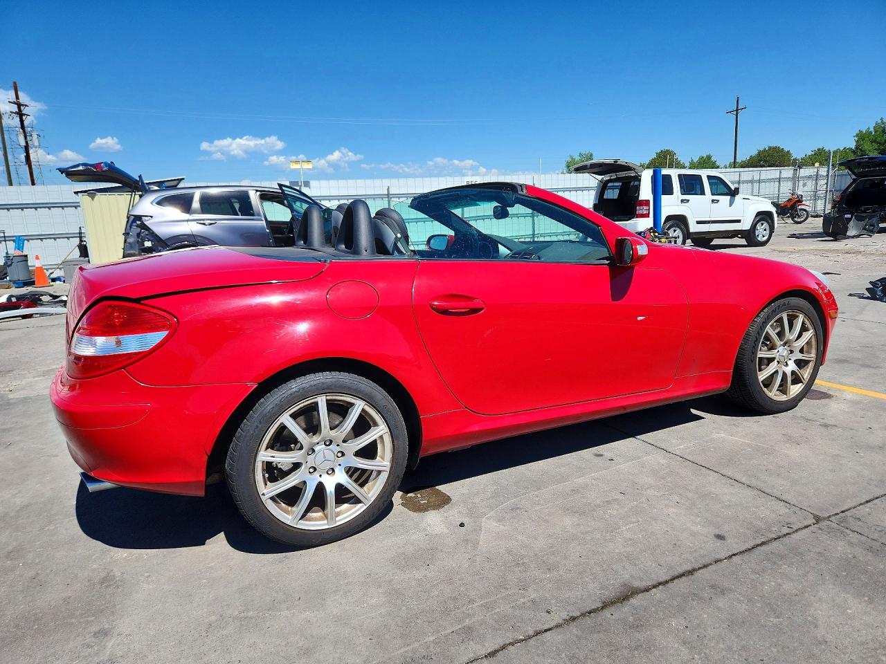 2005 Mercedes-benz Slk 350 Red vin: WDBWK56F55F070352