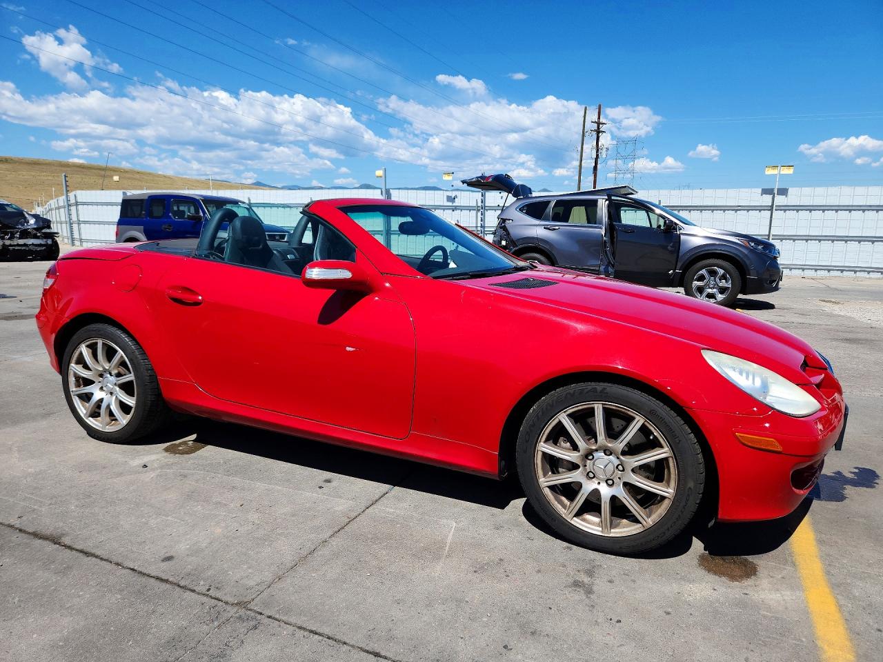 2005 Mercedes-benz Slk 350 Red vin: WDBWK56F55F070352