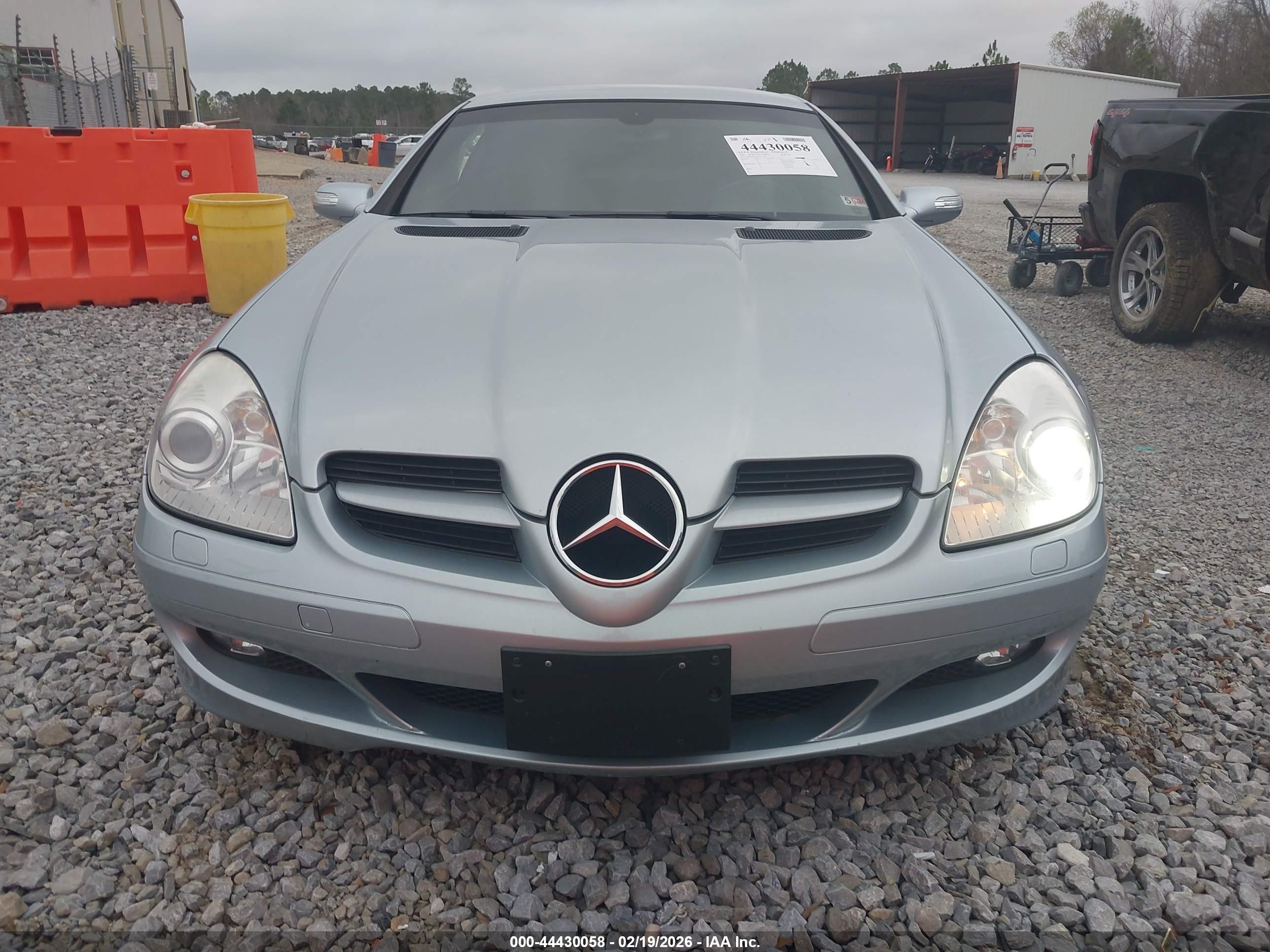 2007 Mercedes-benz Slk 350   Light Blue vin: WDBWK56F57F133453