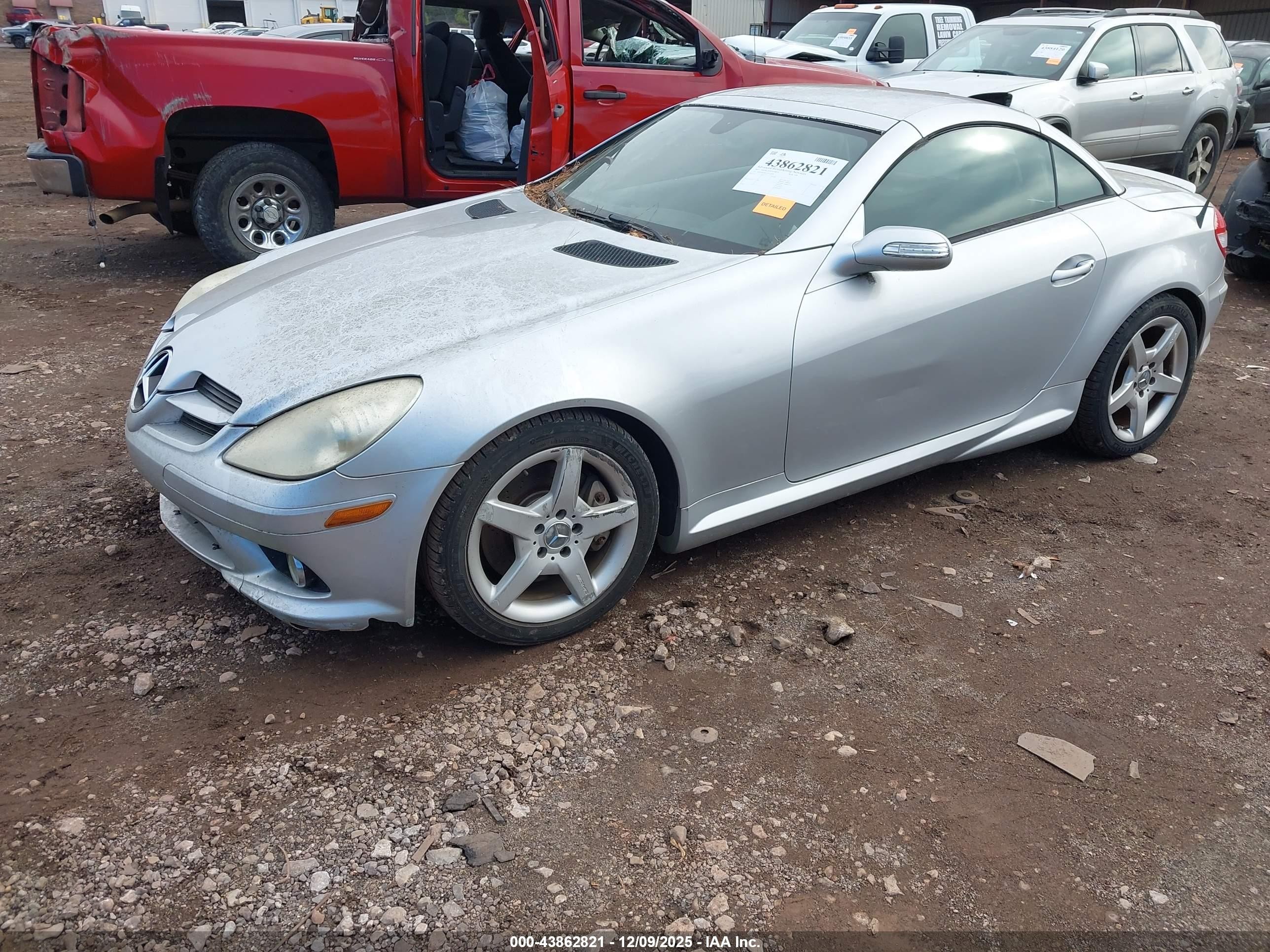 2007 Mercedes-benz Slk 350   Silver vin: WDBWK56F57F152648