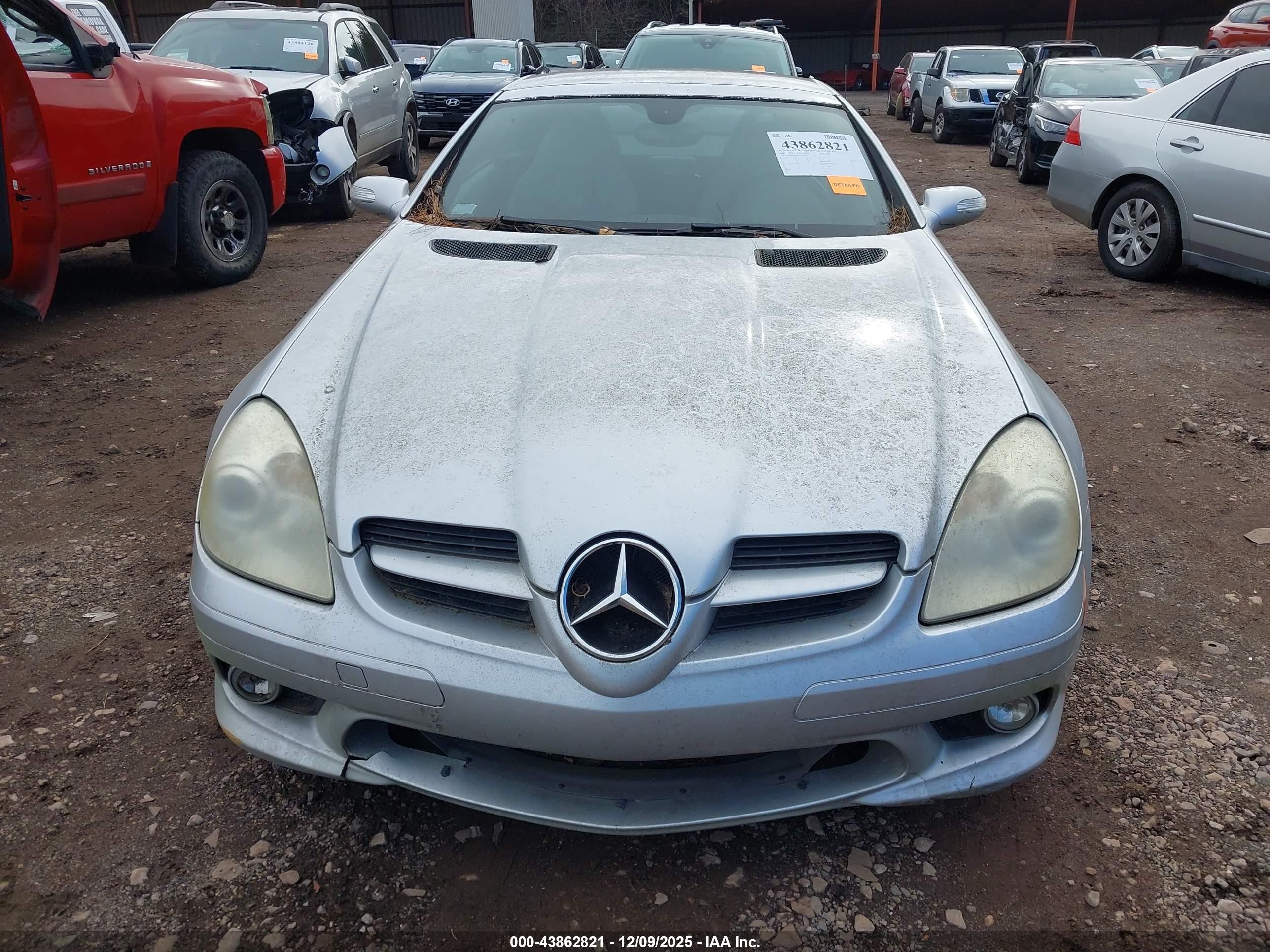 2007 Mercedes-benz Slk 350   Silver vin: WDBWK56F57F152648