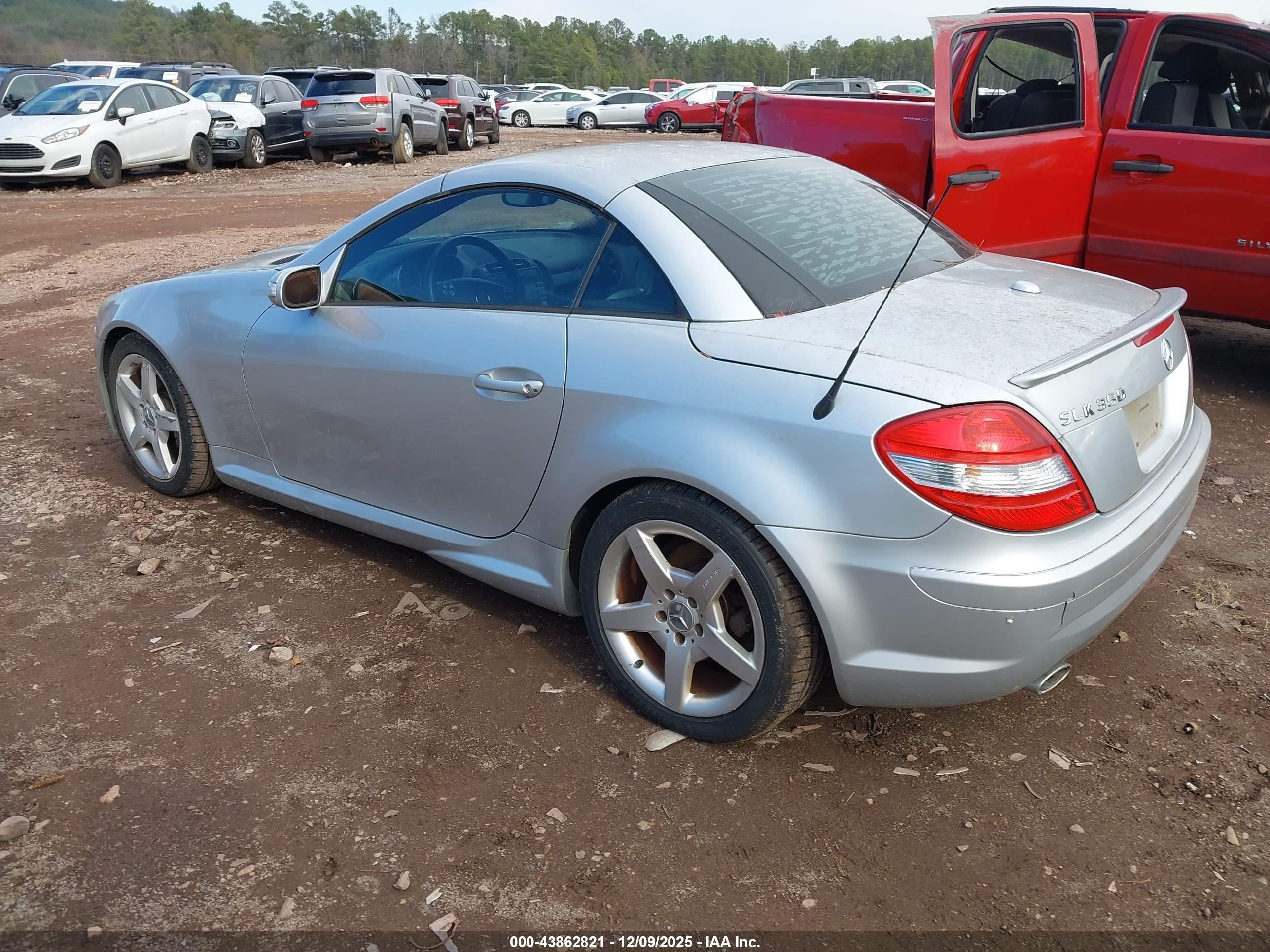 2007 Mercedes-benz Slk 350   Silver vin: WDBWK56F57F152648