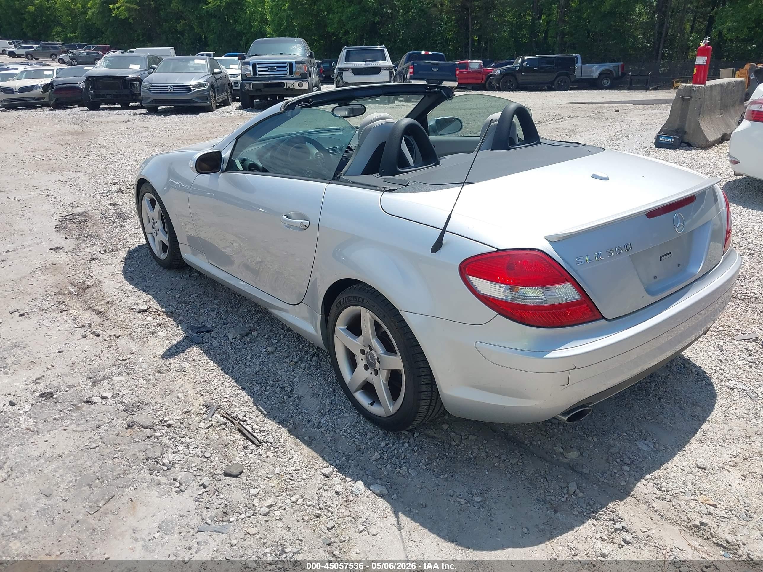 2007 Mercedes-benz Slk 350   Silver vin: WDBWK56F57F152648