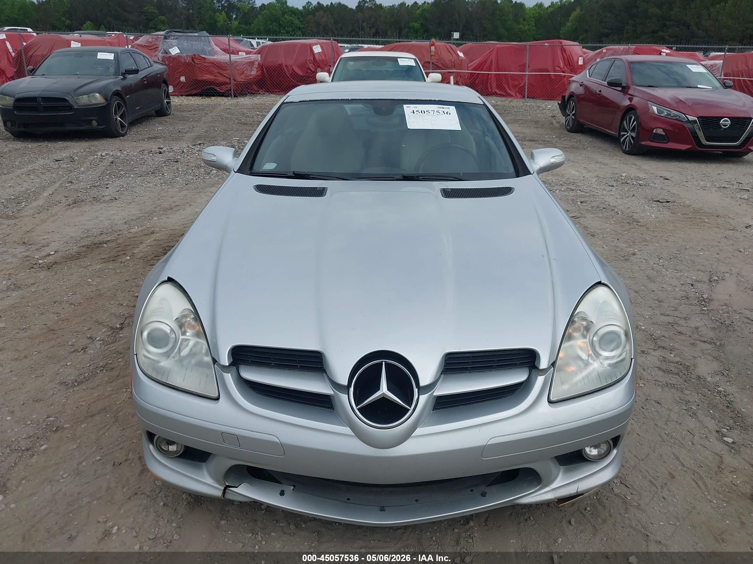 2007 Mercedes-benz Slk 350   Silver vin: WDBWK56F57F152648