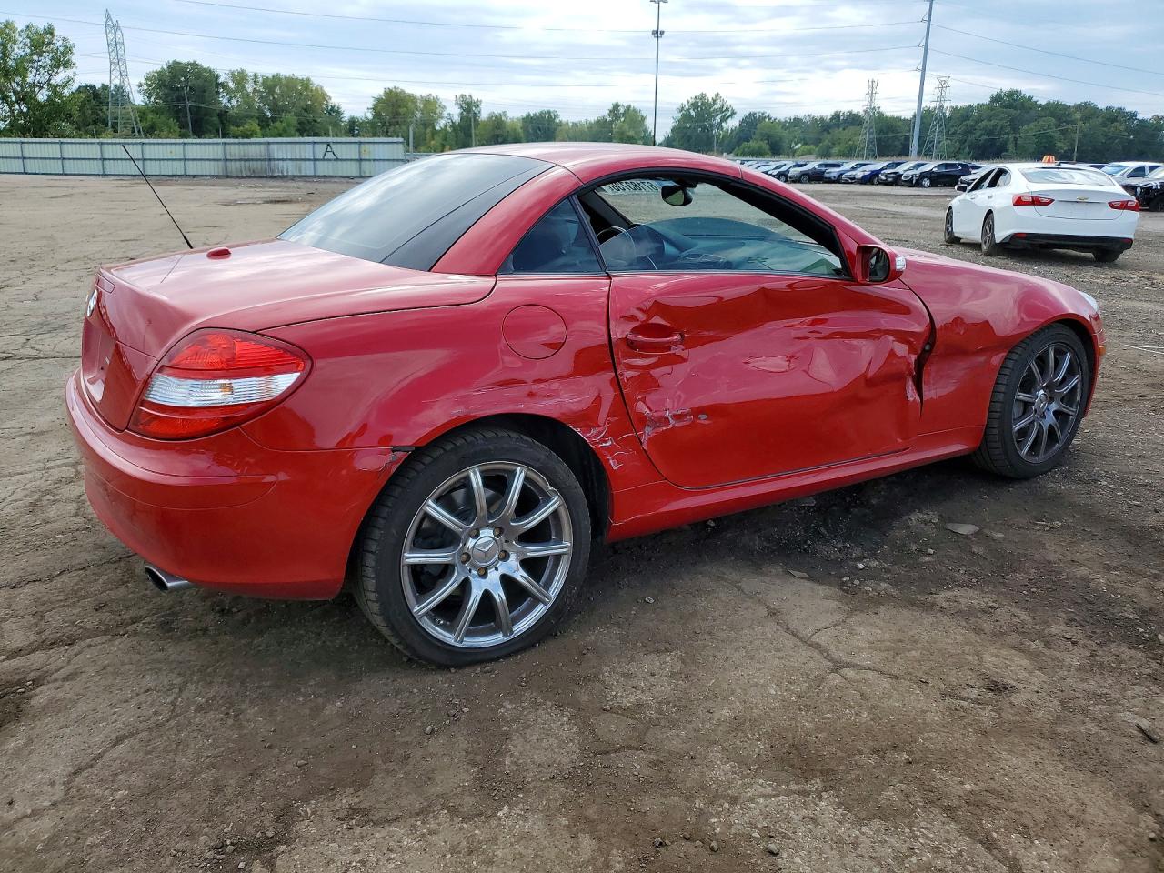 2008 Mercedes-benz Slk350 Red vin: WDBWK56F58F184310