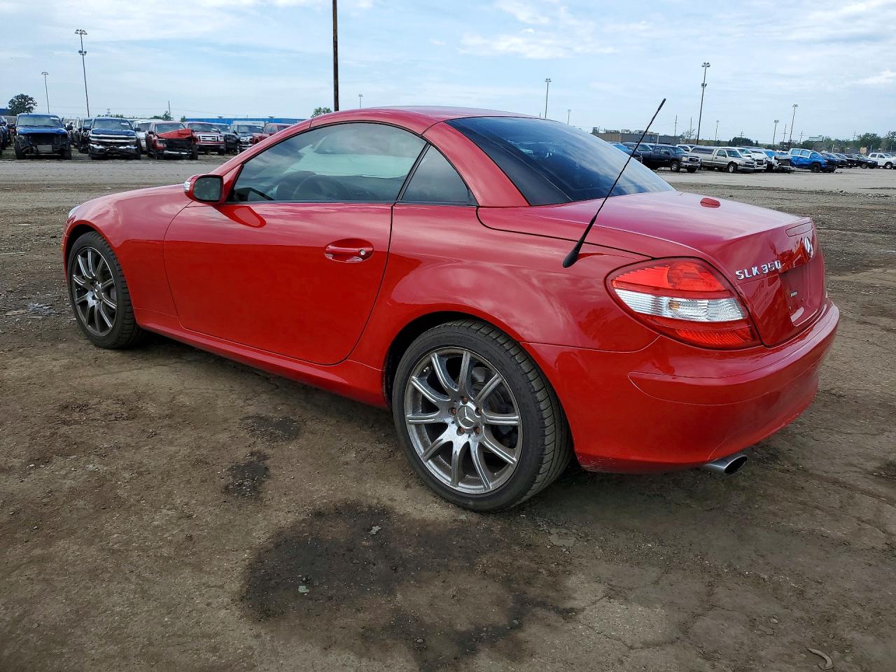 2008 Mercedes-benz Slk350 Red vin: WDBWK56F58F184310