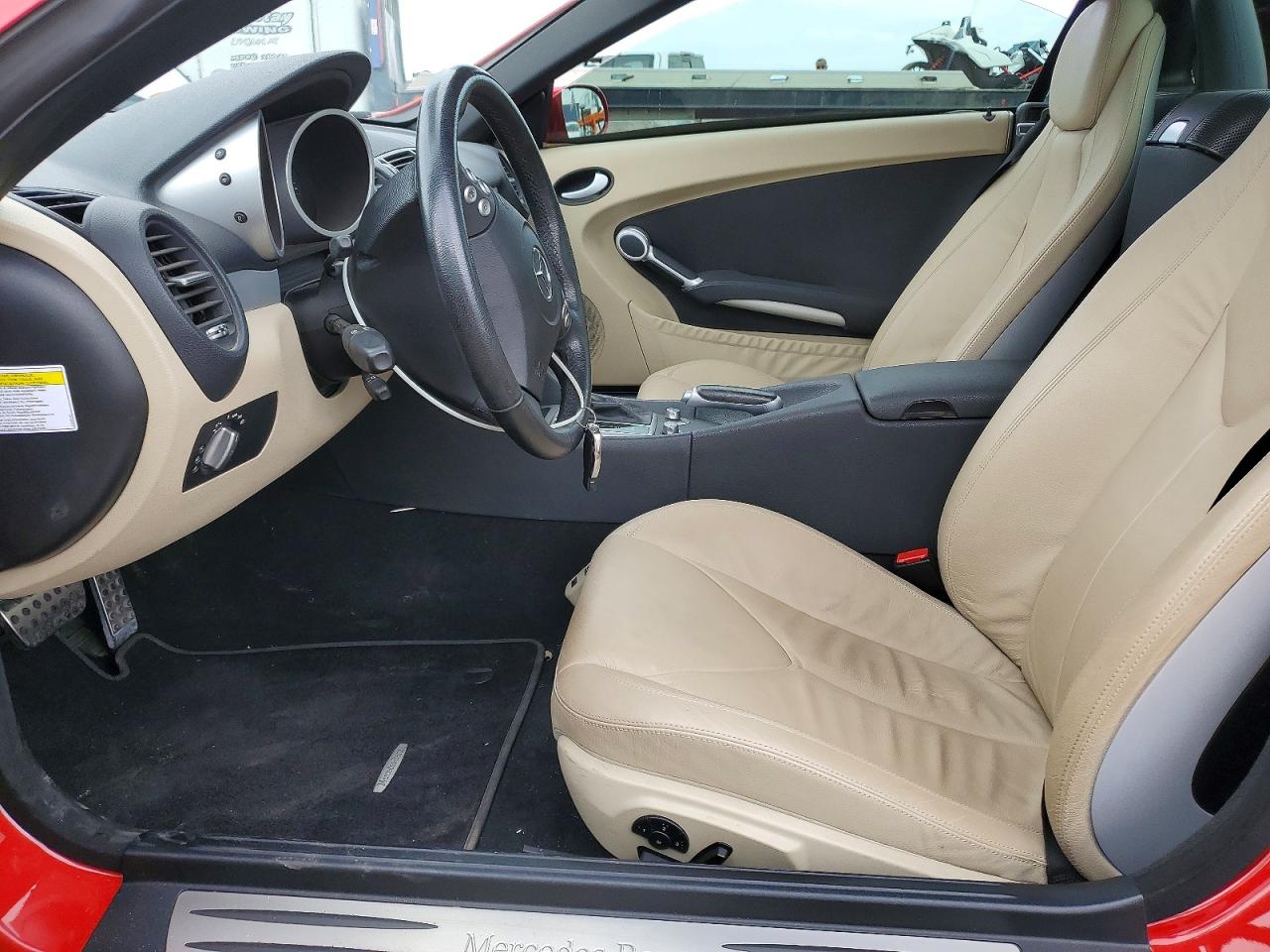 2008 Mercedes-benz Slk350 Red vin: WDBWK56F58F184310
