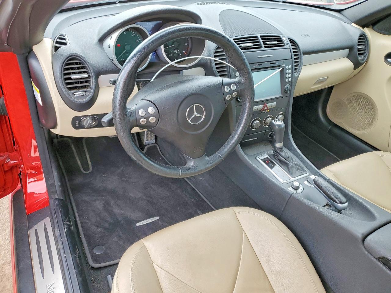 2008 Mercedes-benz Slk350 Red vin: WDBWK56F58F184310