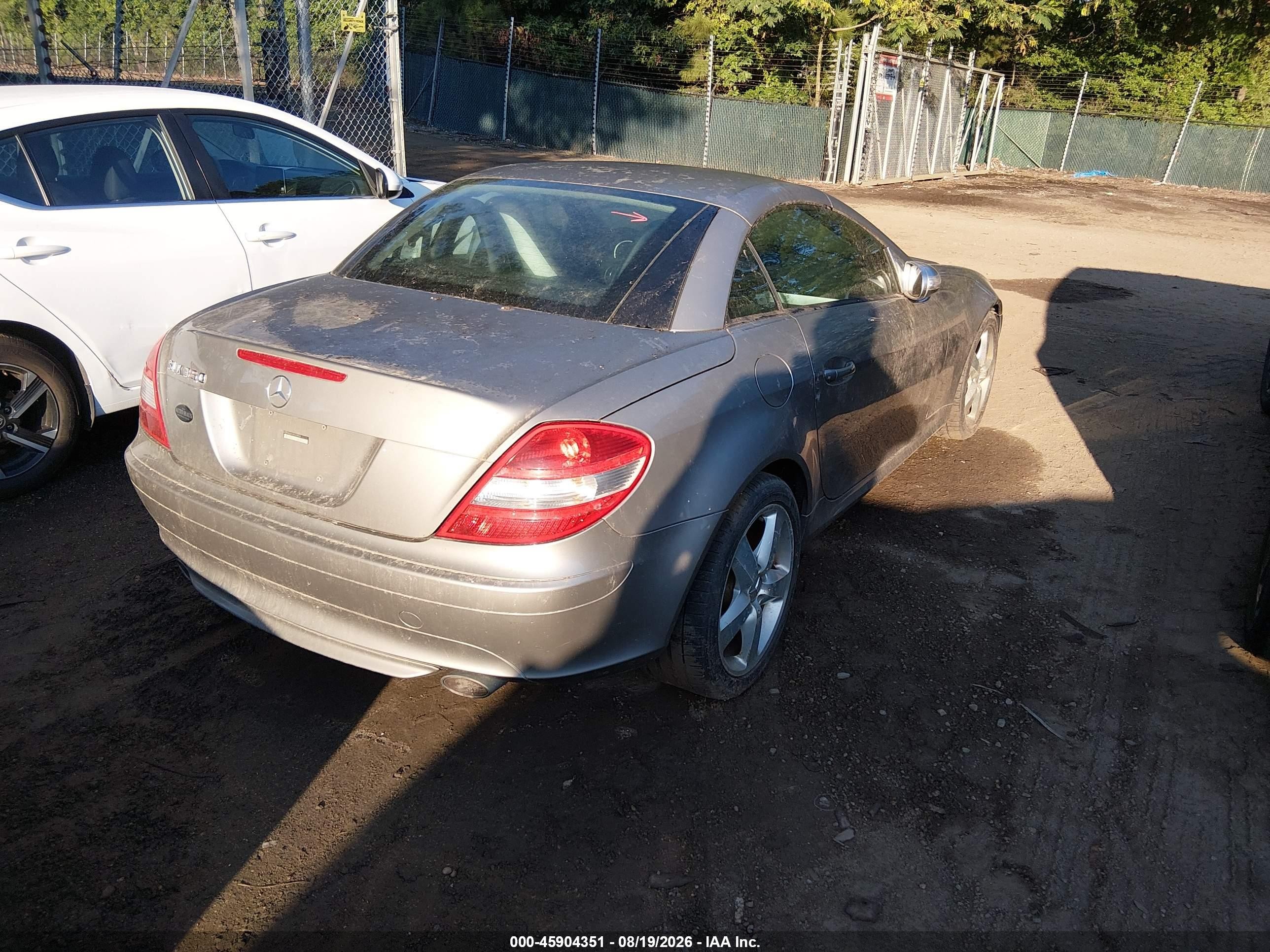 2005 Mercedes-benz Slk 350   Silver vin: WDBWK56F65F028658