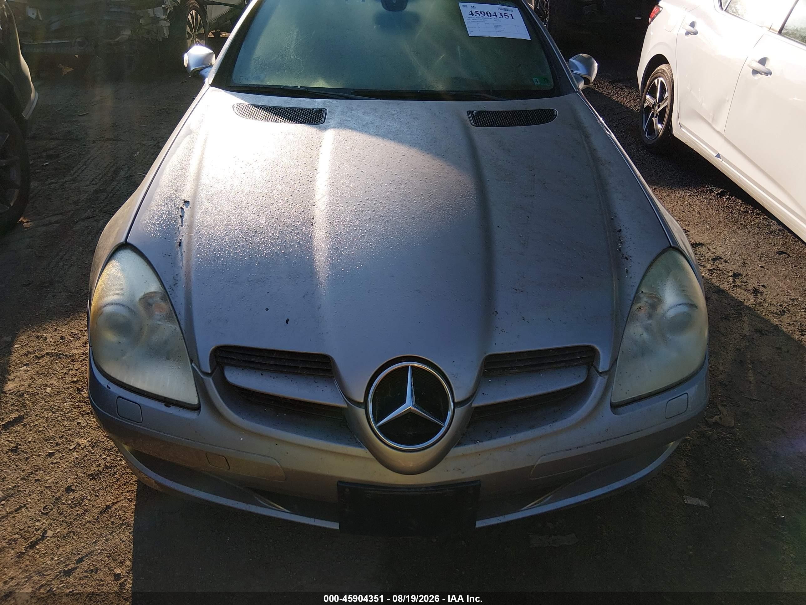 2005 Mercedes-benz Slk 350   Silver vin: WDBWK56F65F028658