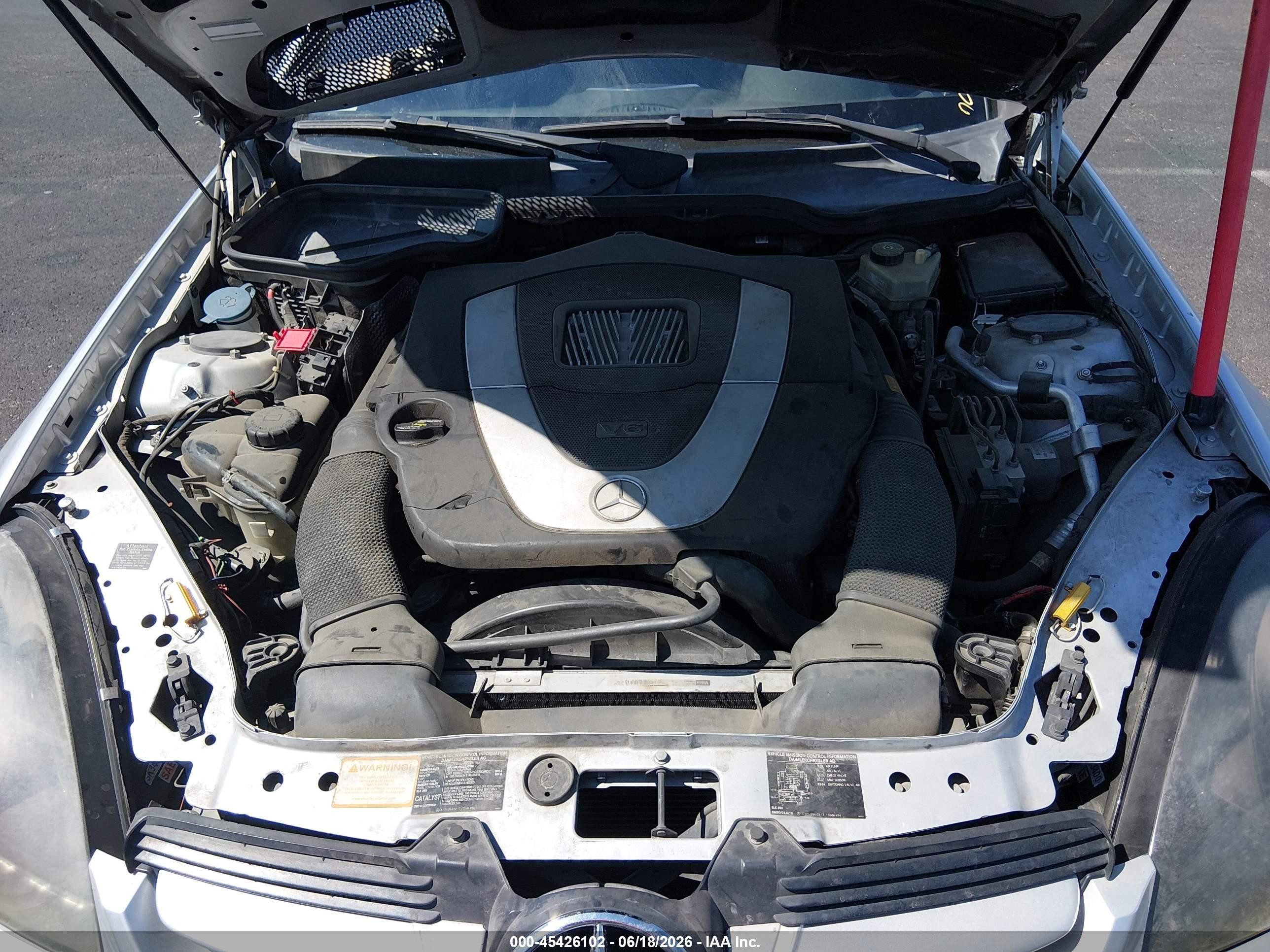 2005 Mercedes-benz Slk 350   Silver vin: WDBWK56F75F048045