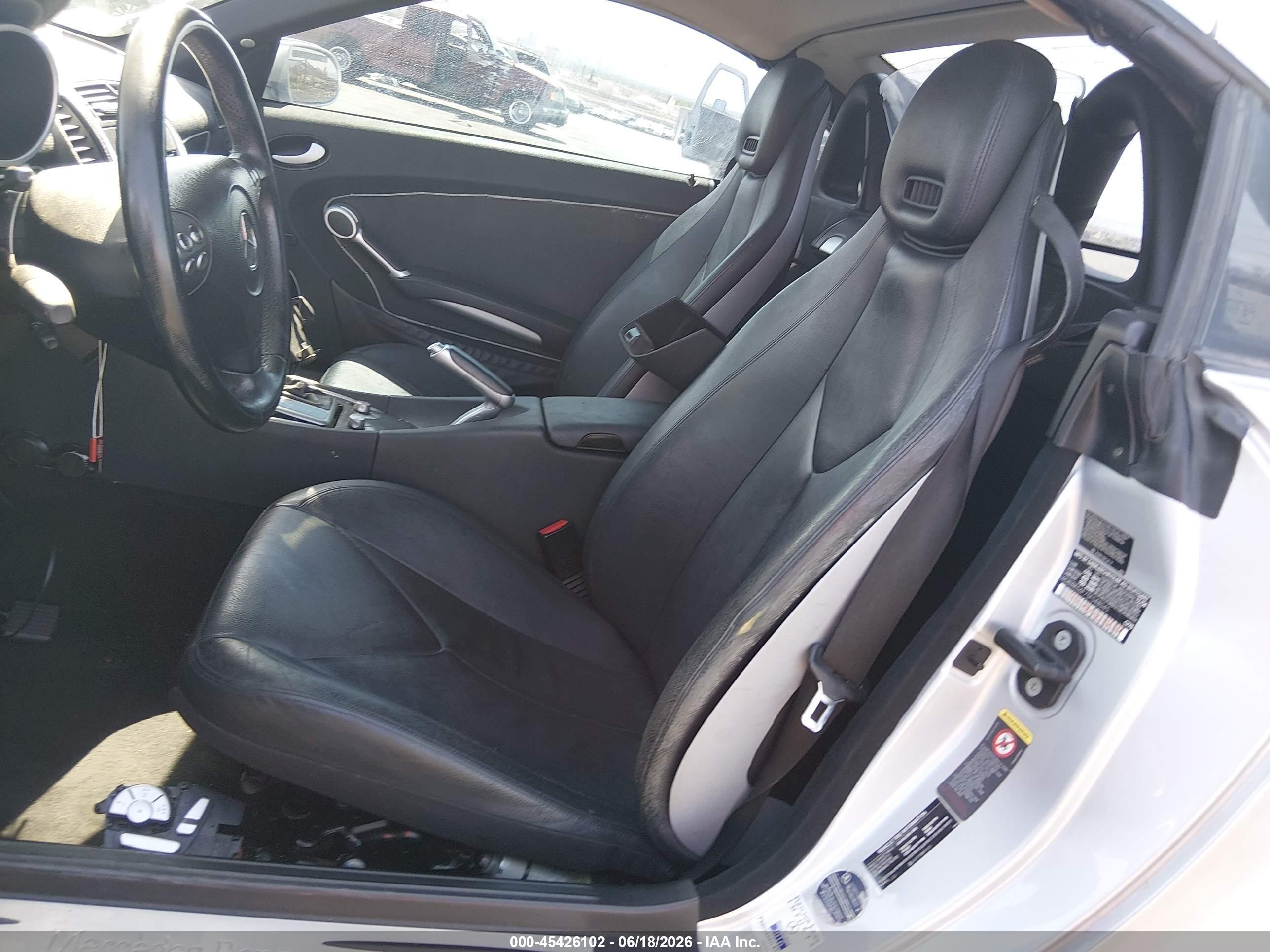 2005 Mercedes-benz Slk 350   Silver vin: WDBWK56F75F048045