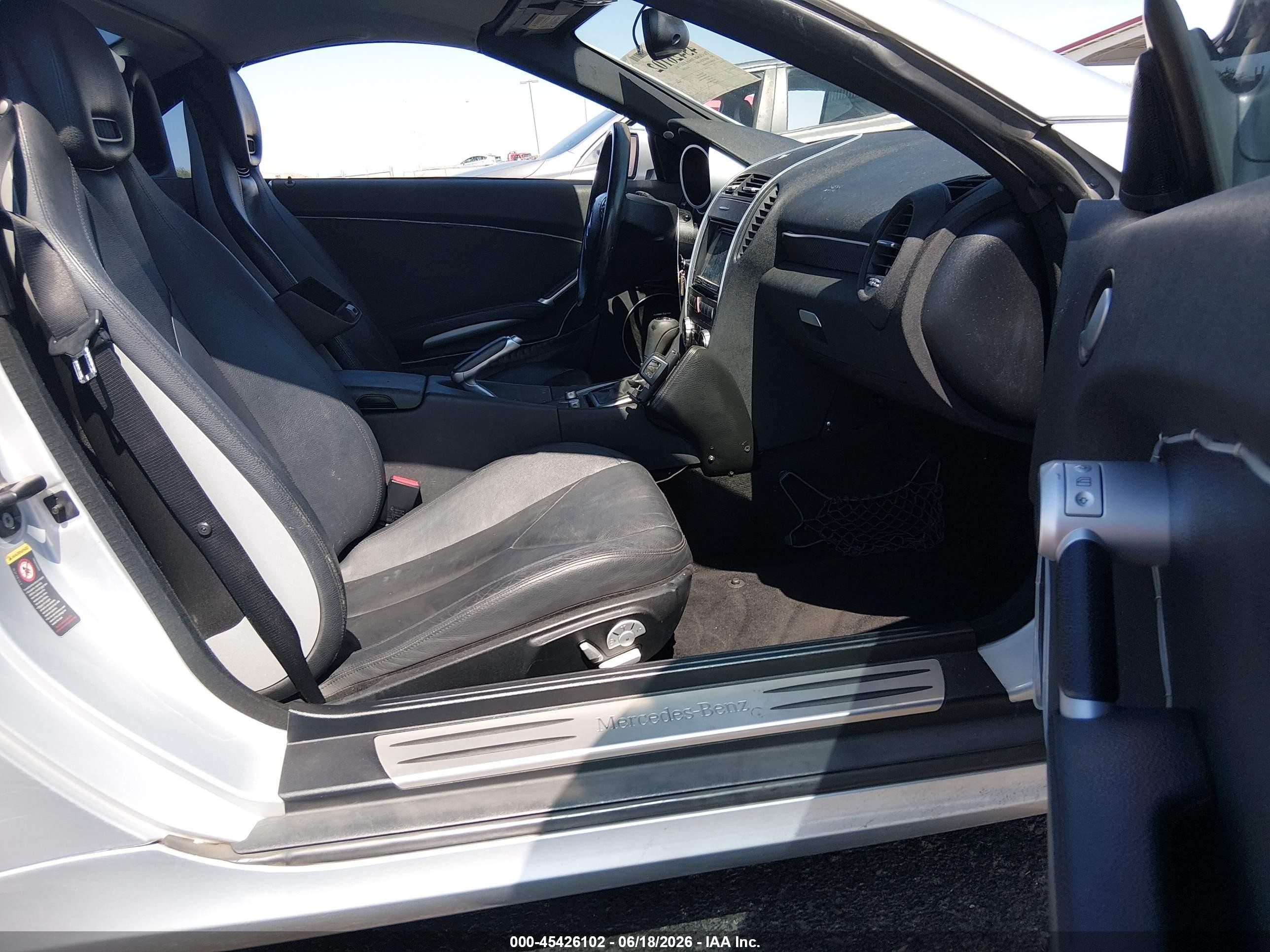 2005 Mercedes-benz Slk 350   Silver vin: WDBWK56F75F048045